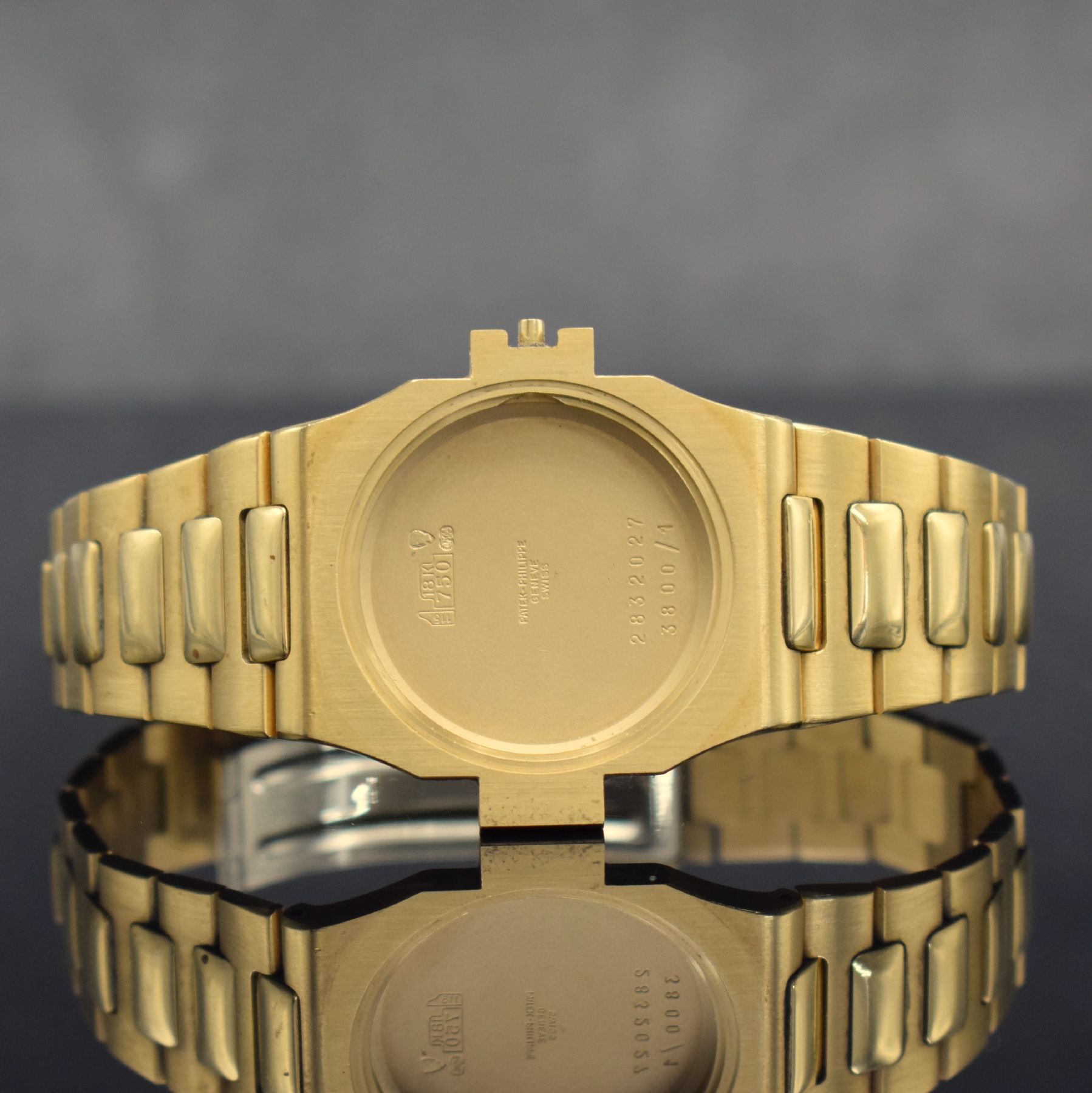 Detail i: PATEK PHILIPPE hochfeine & seltene Herrenarmbanduhr Modell Nautilus in GG 750/000Referenz 3800/001 designed von Gerald Genta mit original Zertifikat, ...