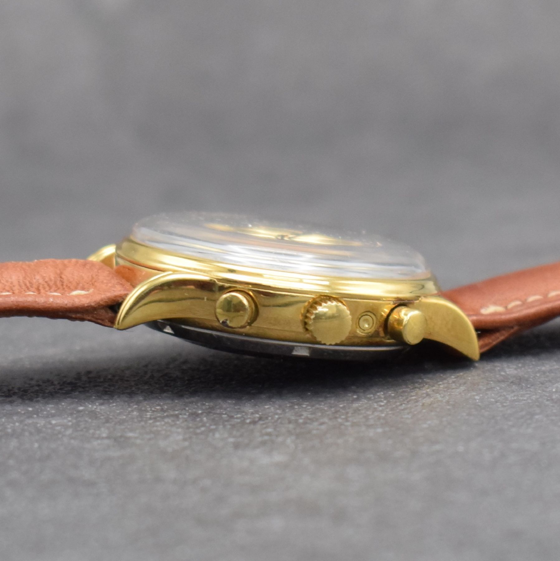 Detail d: CHRONOSWISS / ALFRED Rochat & Fils Armbandchronograph Referenz 77990, Automatik, Schweiz um 1995, hartverg. Metallgeh., Edelstahlboden verschr., ...
