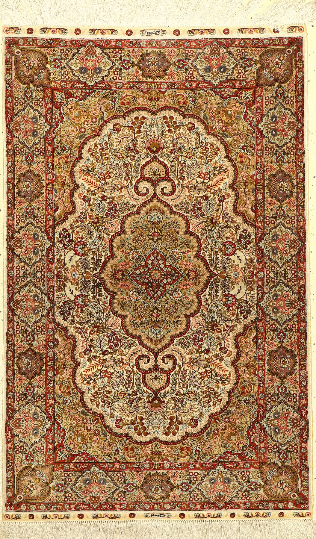 Hereke Seide fein, China, ca. 50 Jahre, reine Naturseide, ca. 126 x 79 cm, EHZ: 2