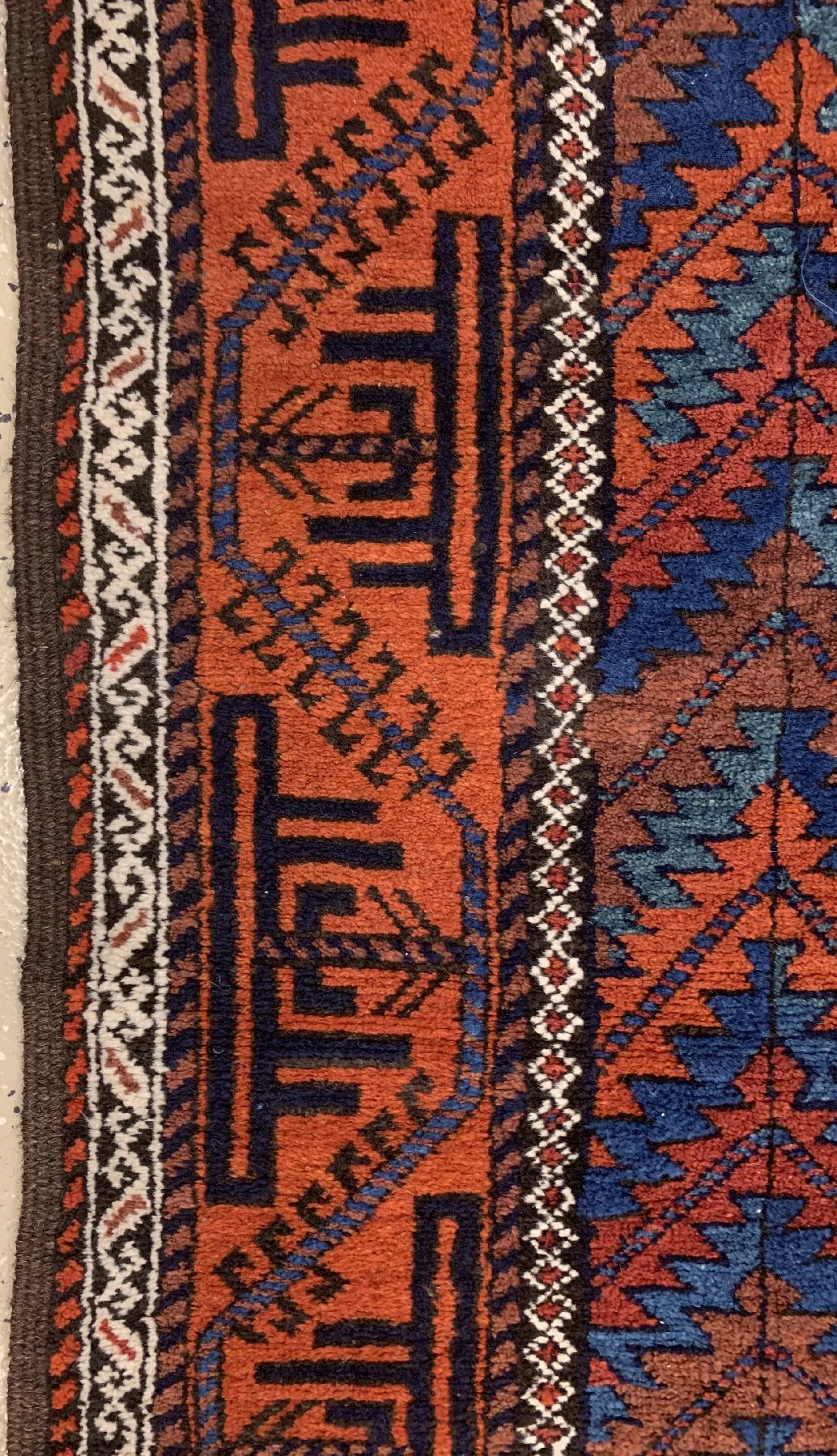 Detail c: Seltener antiker Belutsch, Persien, um 1900, Wolle geknüpft auf Wolle, ca, 178 x 105 cm, EHZ:2(guter Zustand).