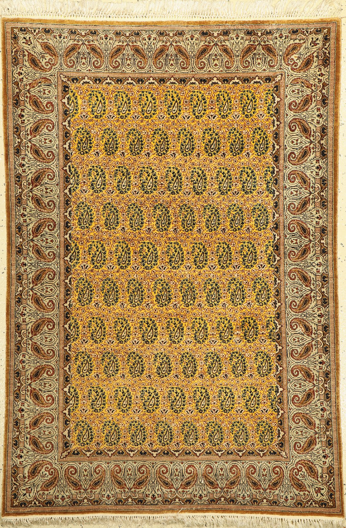 Ghom Seide fein, Persien, um 1940, reine Naturseide, ca. 160 x 109 cm, EHZ: 2