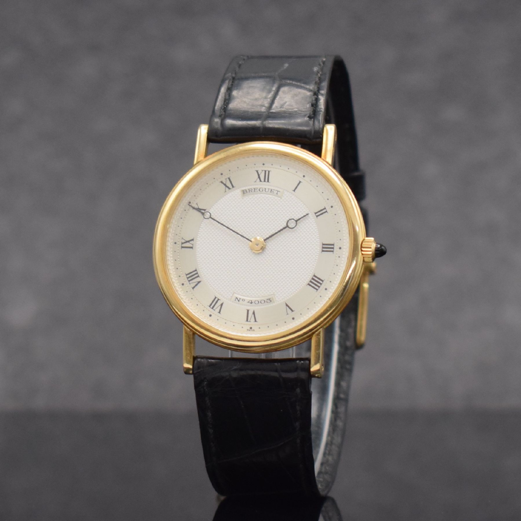 Detail b: BREGUET Armbanduhr Classic Referenz BA 3150 in GG 750/000, Handaufzug, Schweiz um 1995, 3 -teil. Geh. inkl. orig. Lederband m. orig. GG 750/000 ...