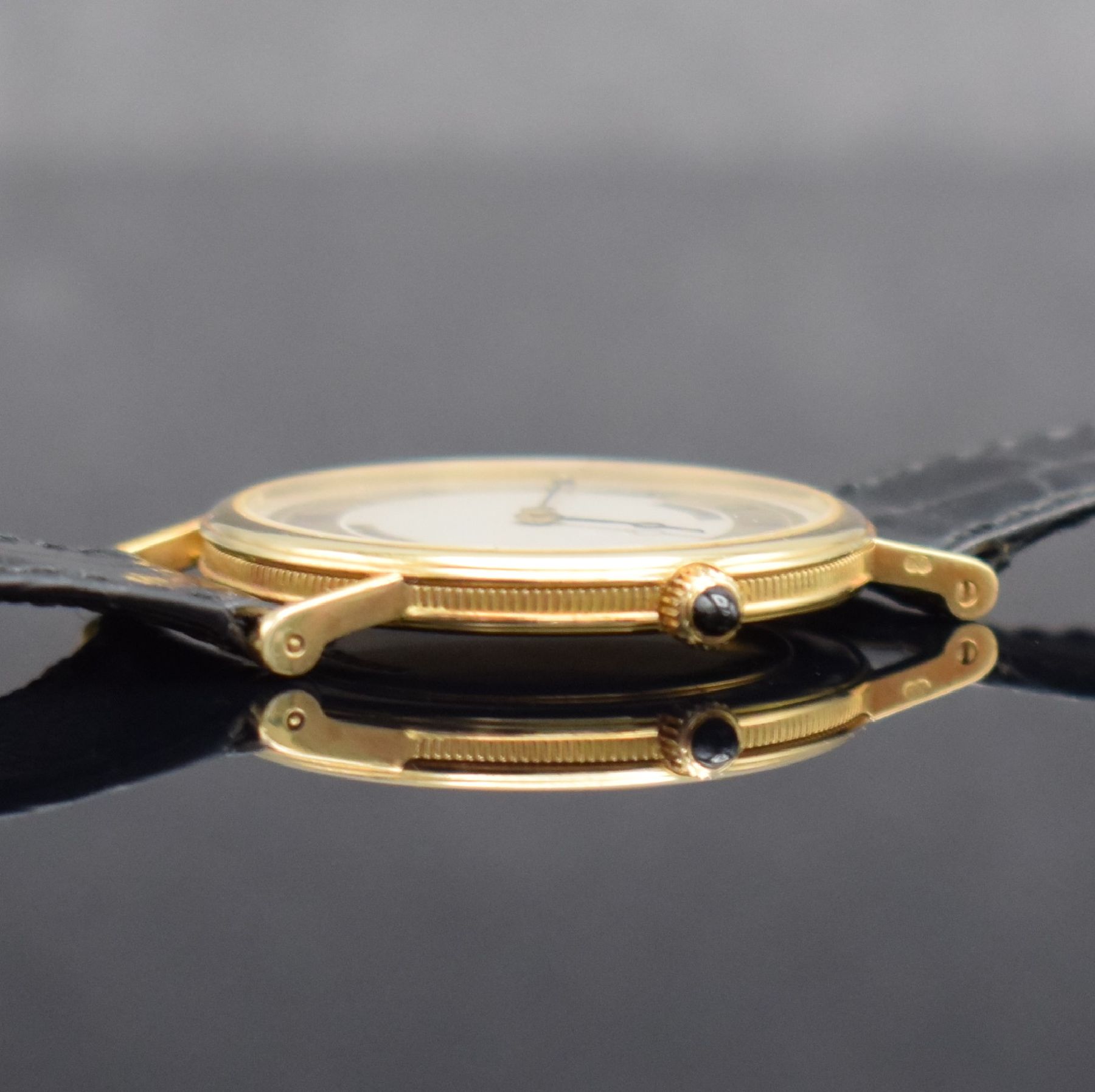 Detail e: BREGUET Armbanduhr Classic Referenz BA 3150 in GG 750/000, Handaufzug, Schweiz um 1995, 3 -teil. Geh. inkl. orig. Lederband m. orig. GG 750/000 ...