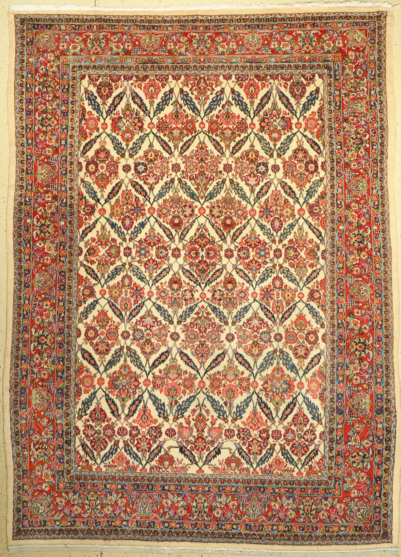 Hellgrundiger Seltener Hamadan,(Sennehbaft) 1920/1930, Wolle geknüpft auf Baumwolle, ca, 344 x 251 cm, EHZ:2(guter Zustand).