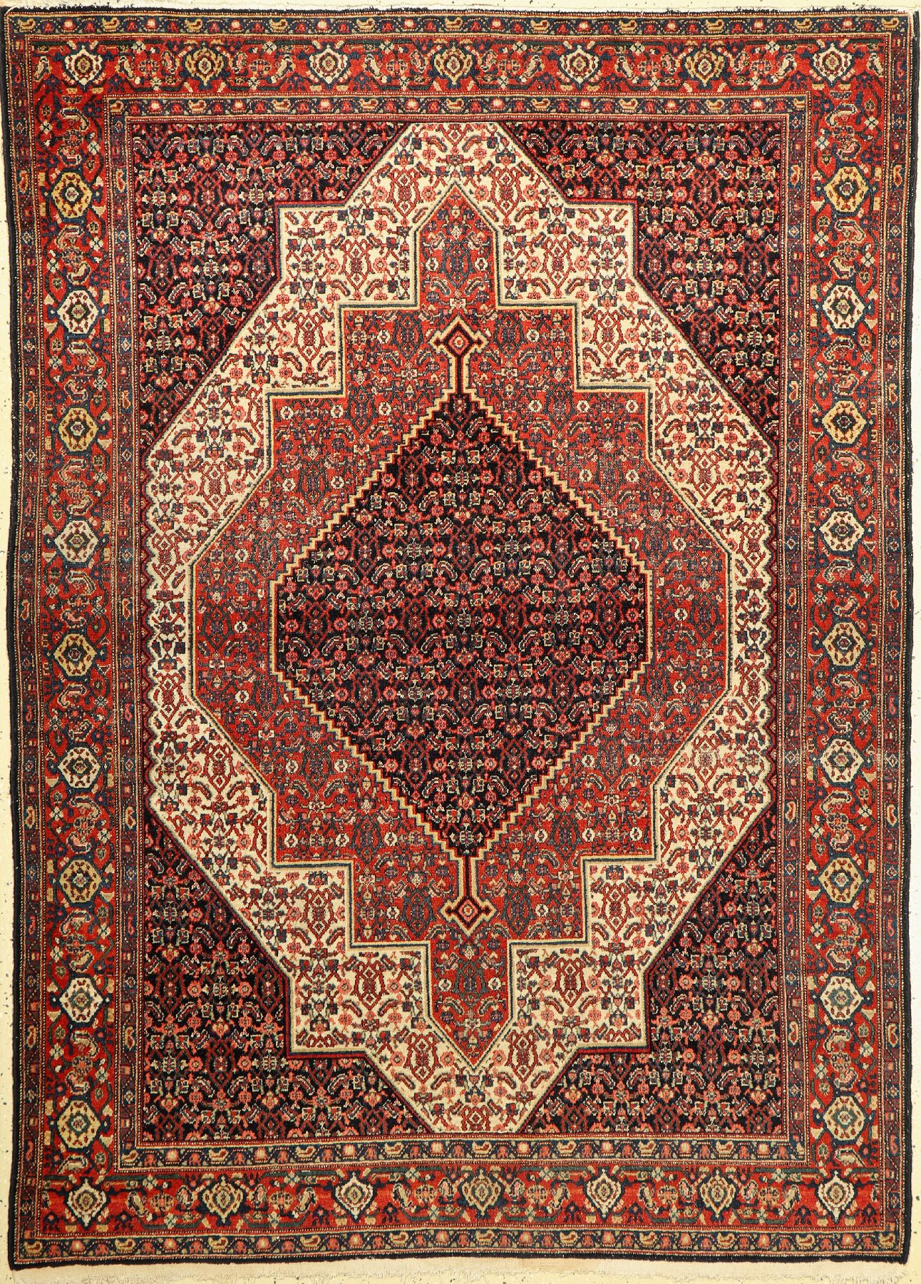 Senneh fein alt, Persien, um 1920, Wolle auf Wolle, ca. 195 x 142 cm, EHZ: 3