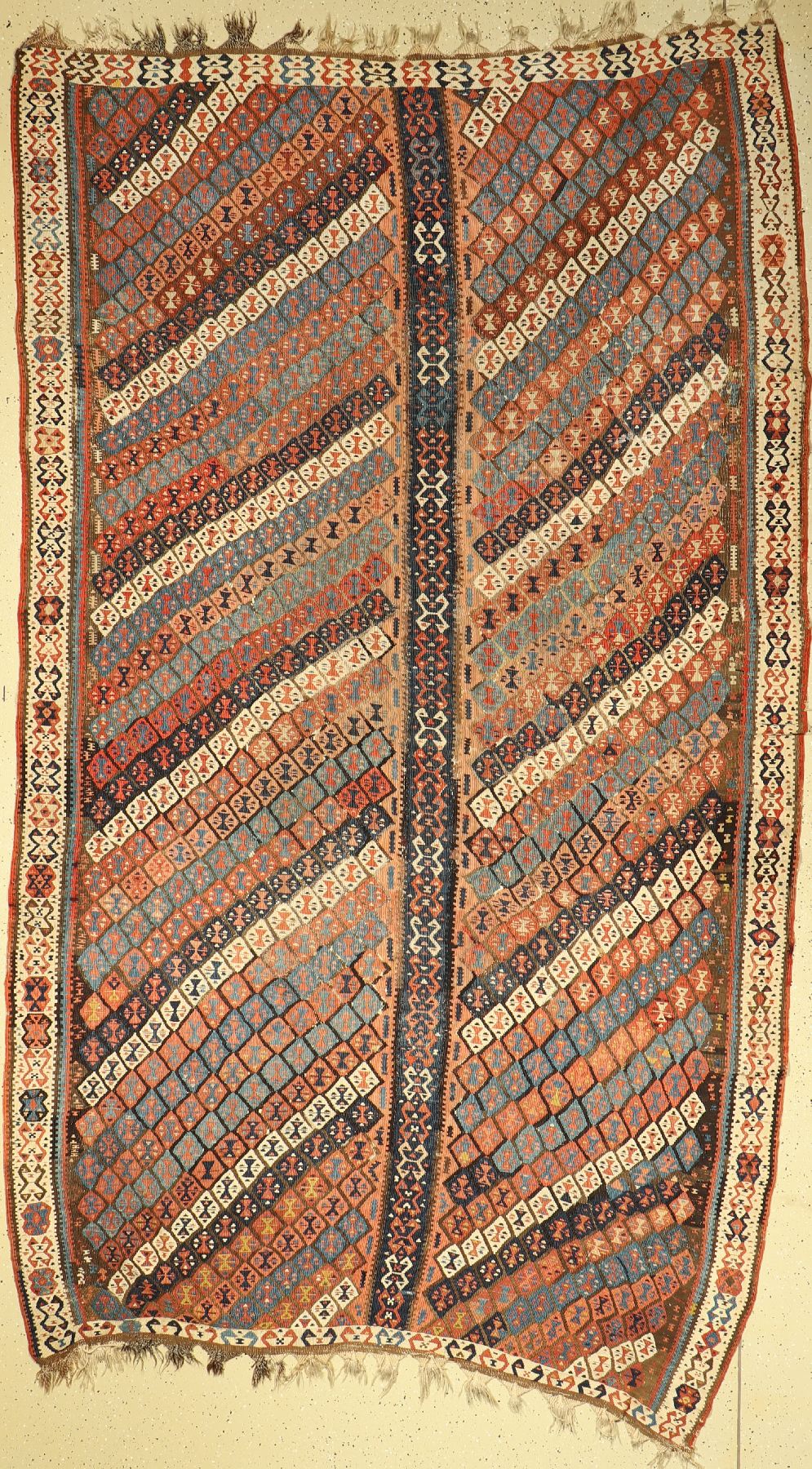 Anatol Kelim antik, Türkei, um 1910, Wolle auf Wolle, ca. 327 x 195 cm, paar kleine Risse und Flecken,verzogen