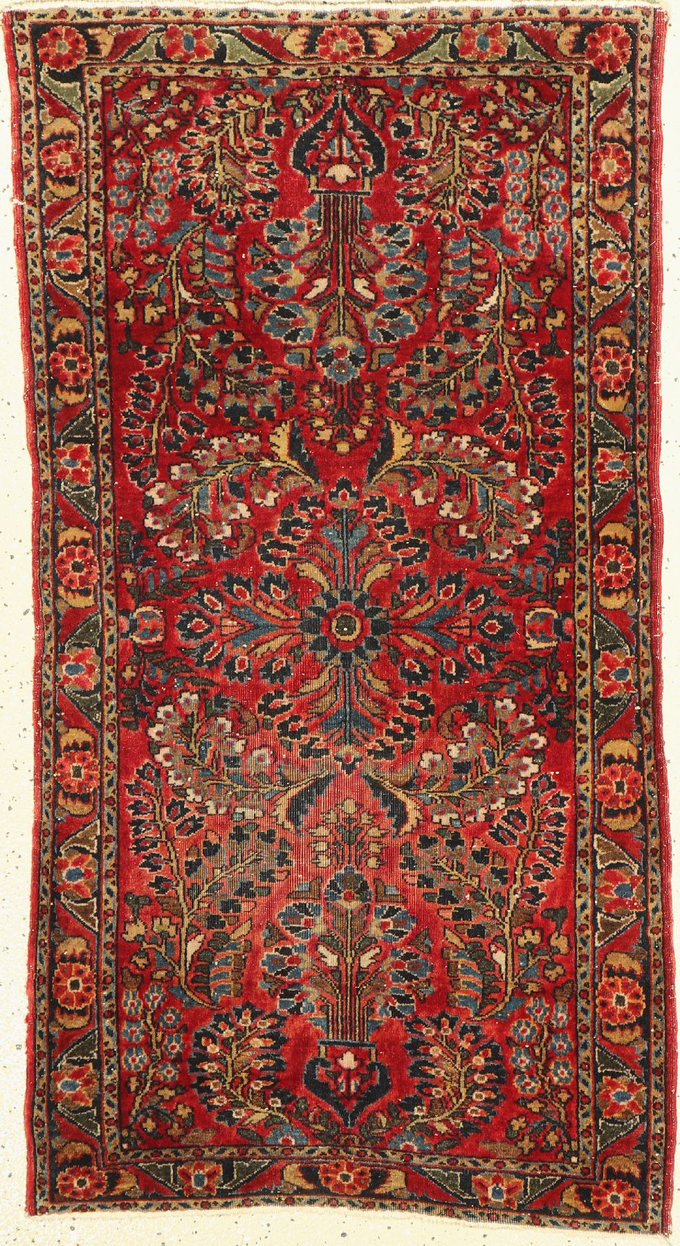 Us Re-Import Sarogh antik, Persien, um 1910, Wolle auf Baumwolle, ca. 122 x 62 cm, Starke Gebrauchsspuren