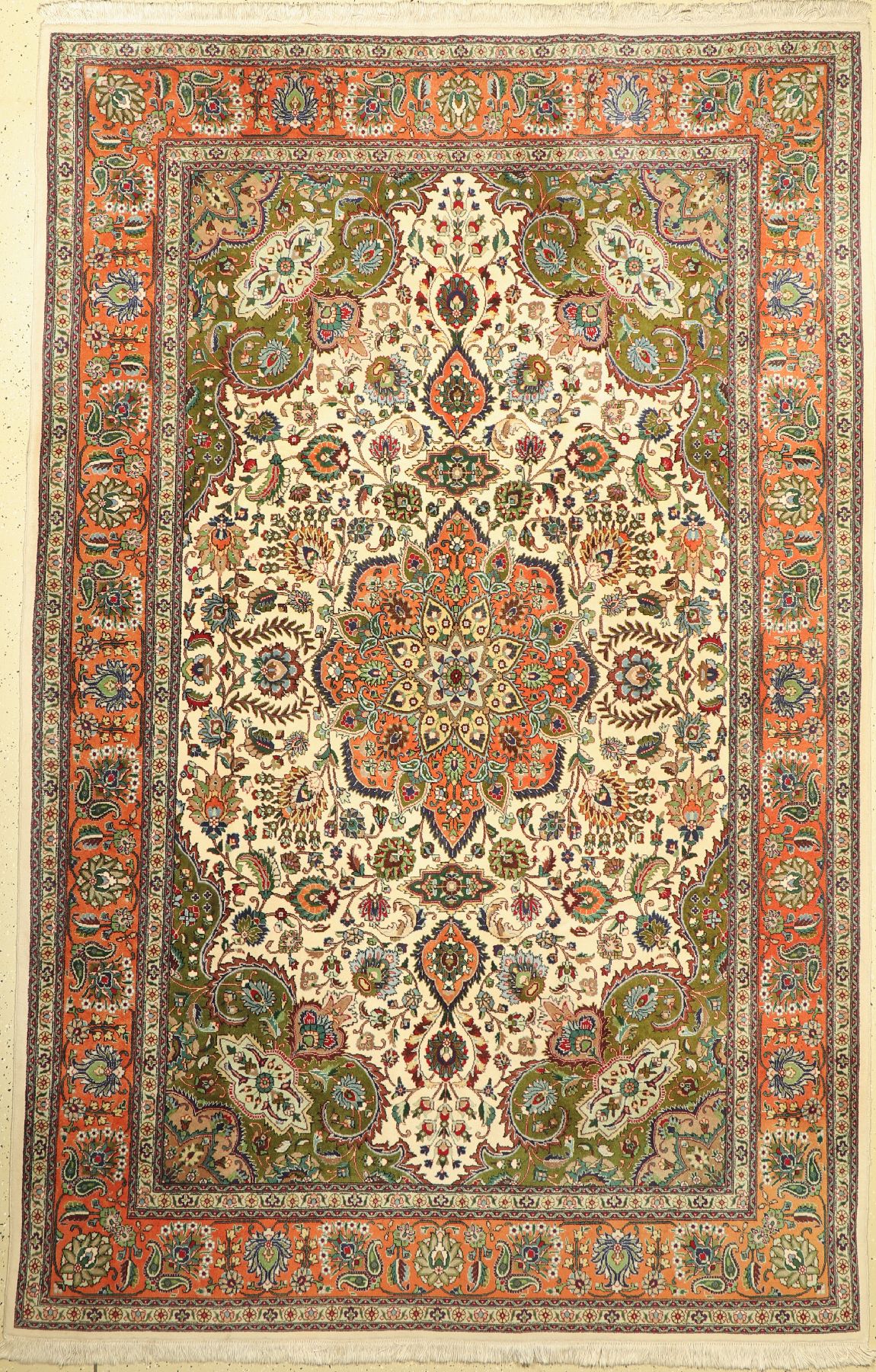 Täbriz alt, Persien, um 1950, Wolle auf Baumwolle, ca. 310 x 200 cm,guter Zustand Reinigungsbedürftig.