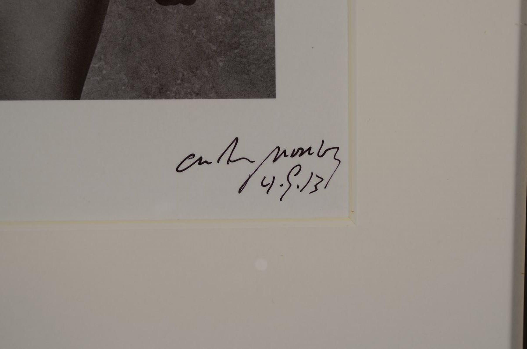 Detail c: Craig Morey, 1952 Fort Wayne/USA, Aktfotografie, handsigniert, dat., rückseitig mit Zertifikat, dieses nochmals signiert, unter Glas, PP., Rahmen ...