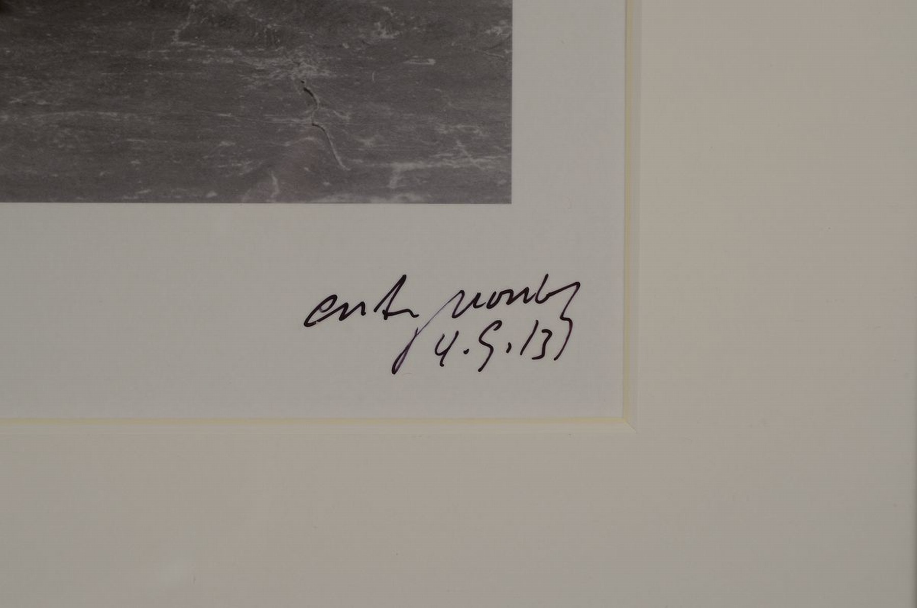 Detail c: Craig Morey, 1952 Fort Wayne/USA, Aktfotografie, handsigniert, dat., rückseitig mit Zertifikat, dieses nochmals signiert, unter Glas, PP., Rahmen ...