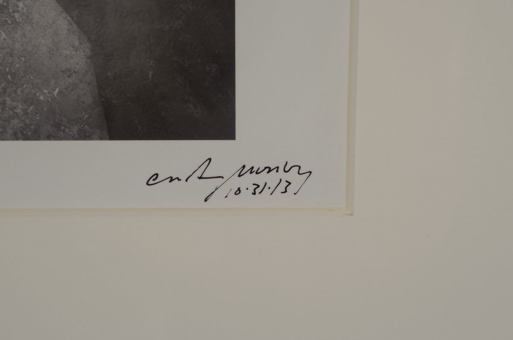 Detail a: Craig Morey, 1952 Fort Wayne/USA, Aktfotografie, handsigniert, dat., rückseitig mit Zertifikat, dieses nochmals signiert, unter Glas, PP., Rahmen ...