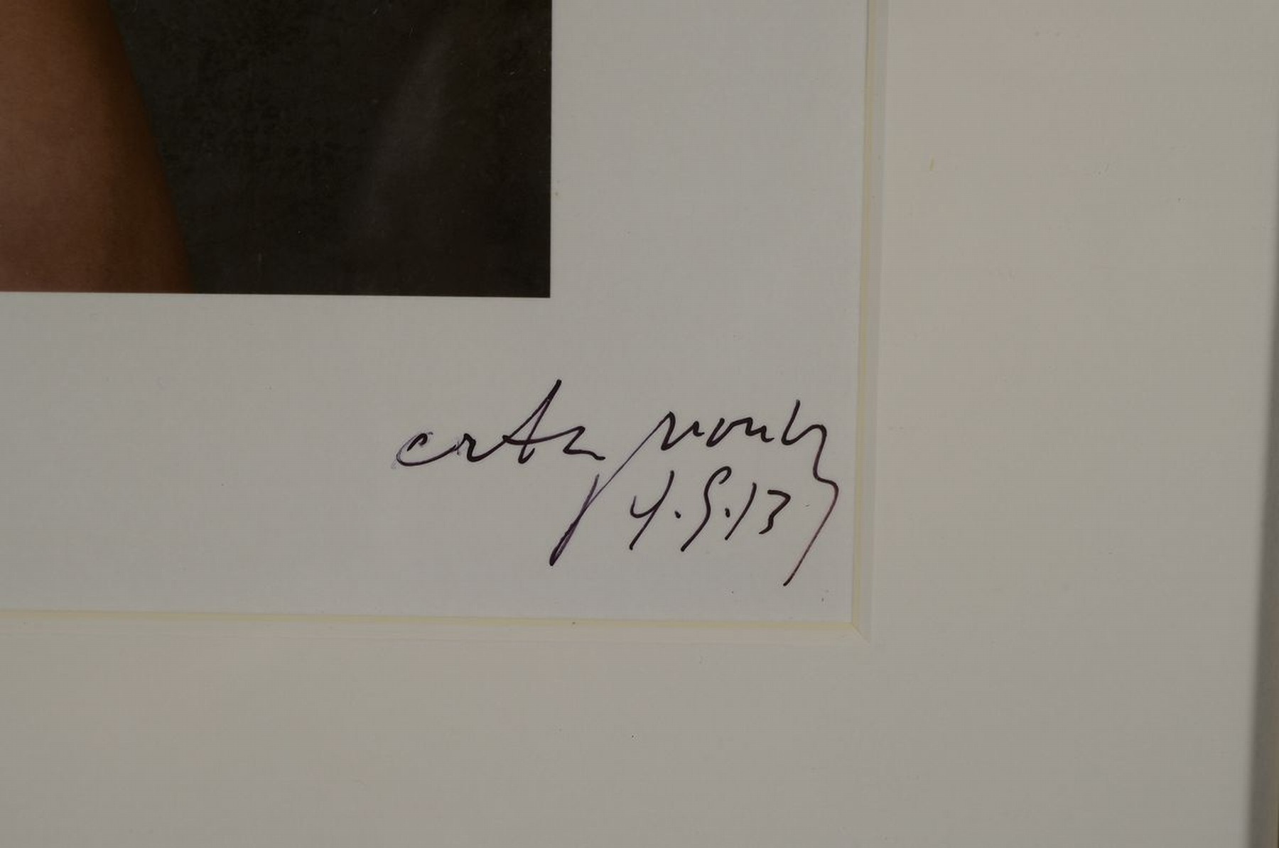 Detail g: Craig Morey, 1952 Fort Wayne/USA, Aktfotografie, handsigniert, dat., rückseitig mit Zertifikat, dieses nochmals signiert, unter Glas, PP., Rahmen ...