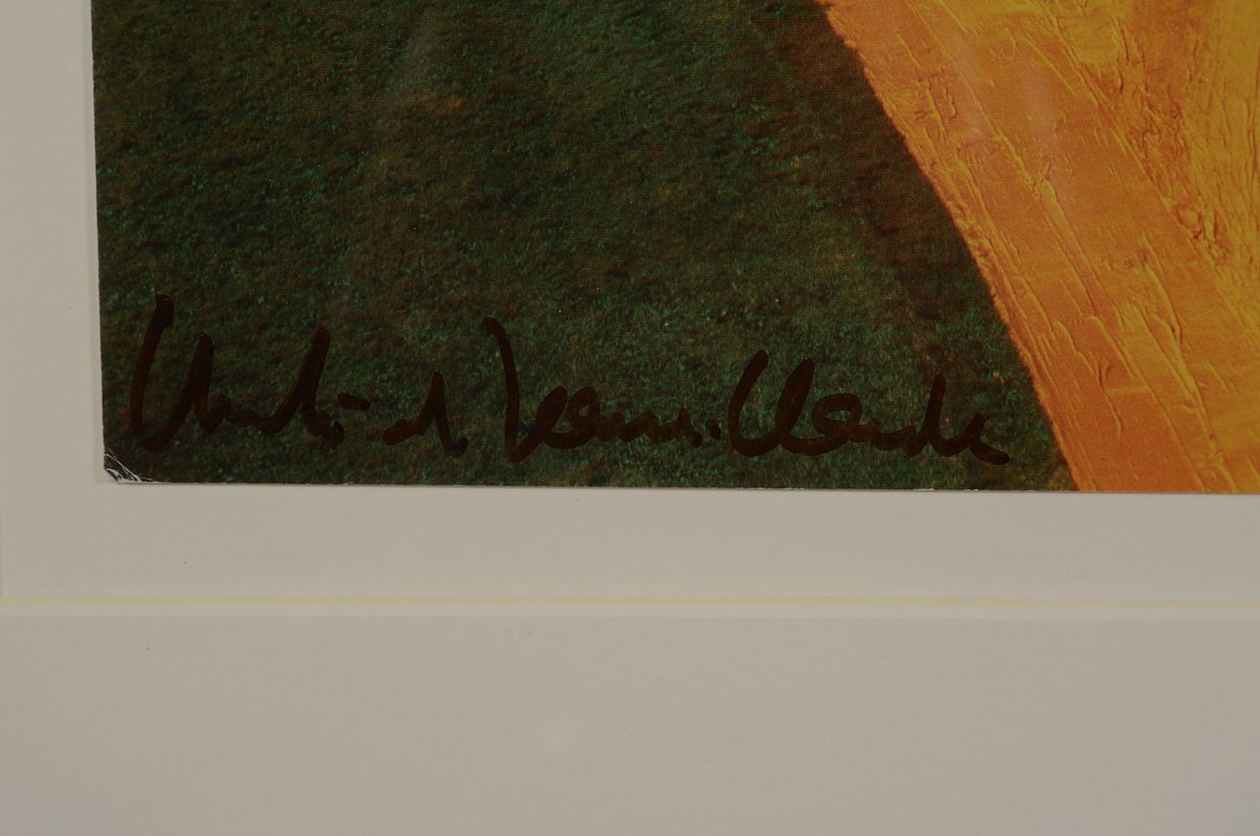 Detail a: Christo, 1935-2000, Lot aus zwei Teilen: a. Multiple "Walkways", handsigniert , Rahmen: 26.5 x 32.5 cm, b. original Stoffstück aus dem ...