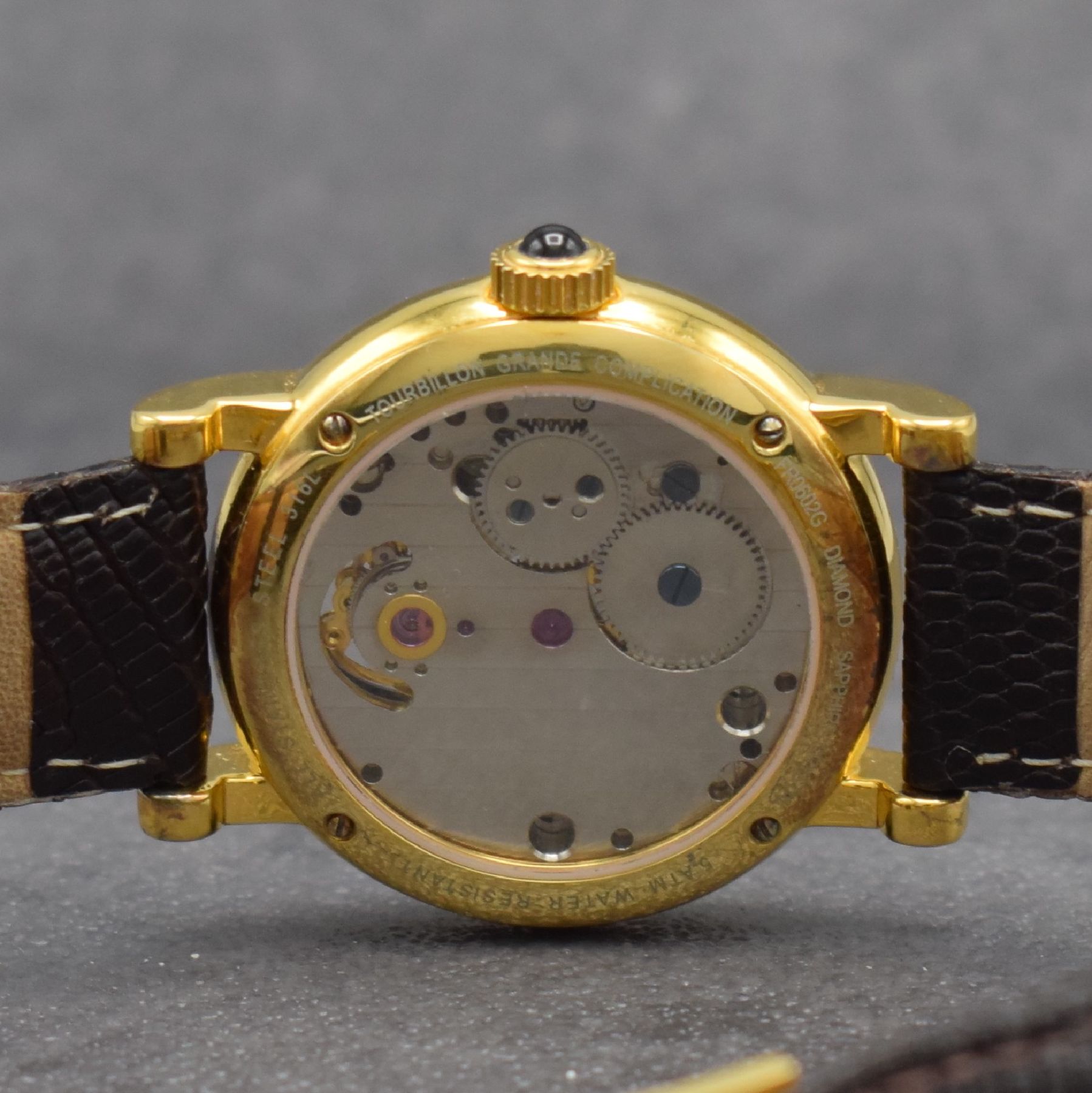 Detail d: FRANCOIS ROTIER Herrenarmbanduhr mit Tourbillon, um 2010, Handaufzug, verg., beids. vergl. Stahlgeh., Boden 4-fach verschr., schwarzes ...
