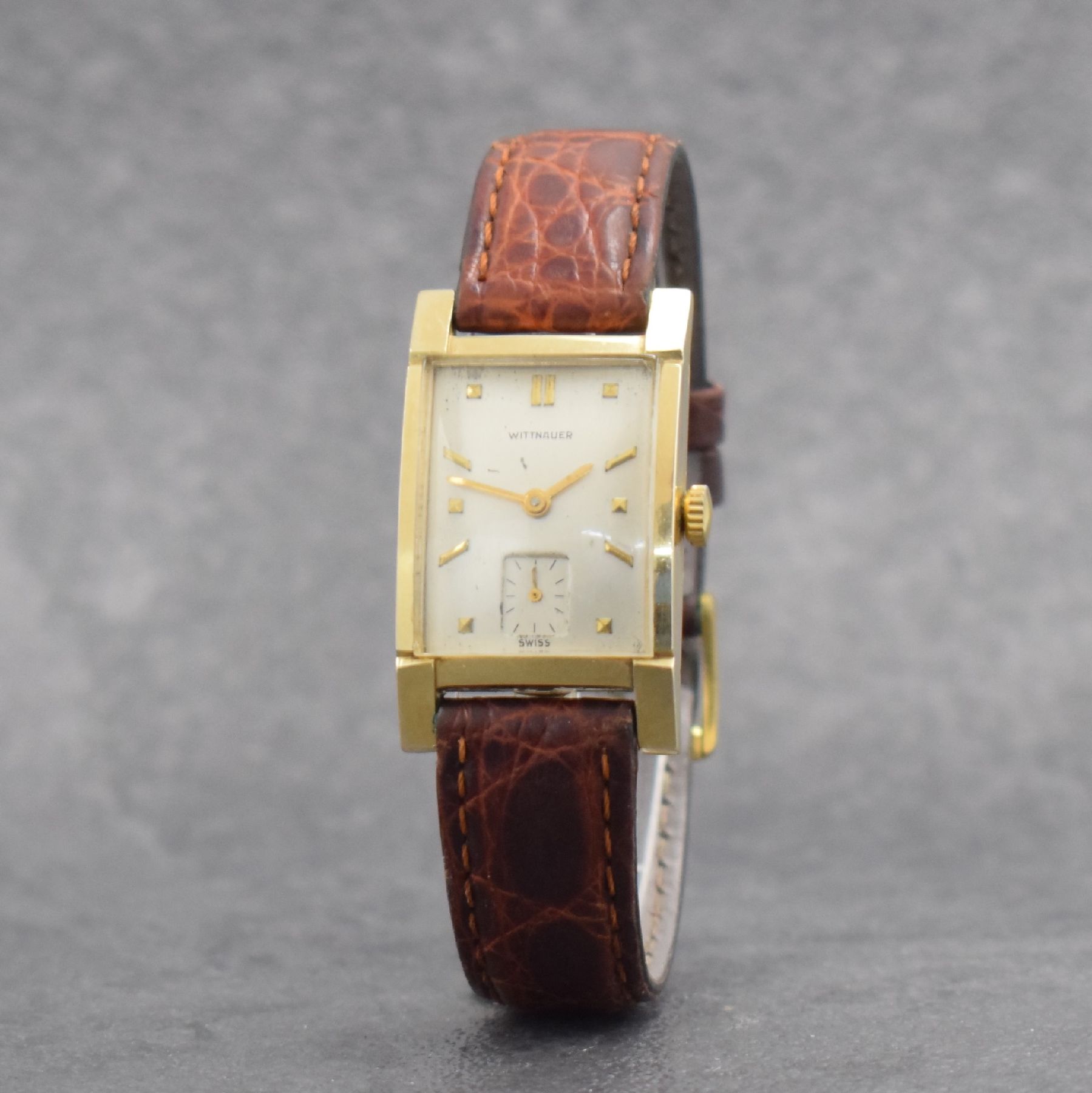 Detail b: WITTNAUER rechteckige Herrenarmbanduhr in GG 585/000, Schweiz/USA um 1950, 2-teil. Geh., vers. Blatt m. gold. Ind. fl., gold. Zeiger, rhod. Formwerk, ...