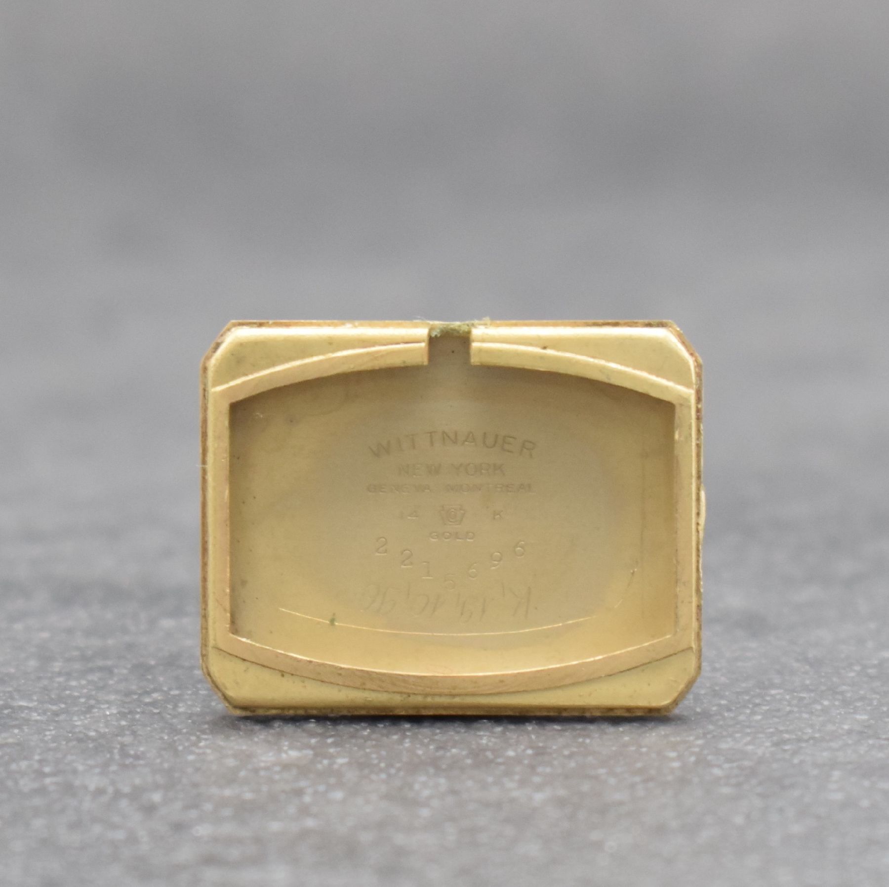 Detail f: WITTNAUER rechteckige Herrenarmbanduhr in GG 585/000, Schweiz/USA um 1950, 2-teil. Geh., vers. Blatt m. gold. Ind. fl., gold. Zeiger, rhod. Formwerk, ...