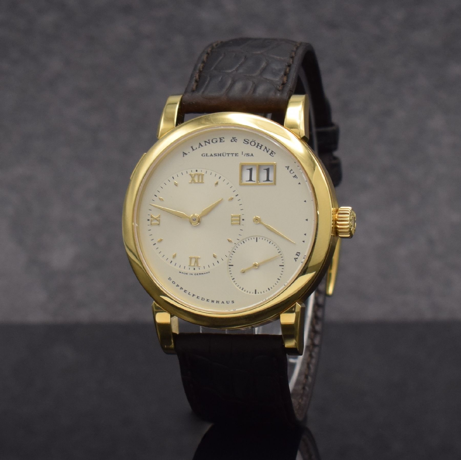 Detail b: A. LANGE & SÖHNE "Lange 1" Referenz 101.021 feine Herrenarmbanduhr in GG 750/000, Deutschland um 1998, Handaufzug, massives beids. vergl. ...
