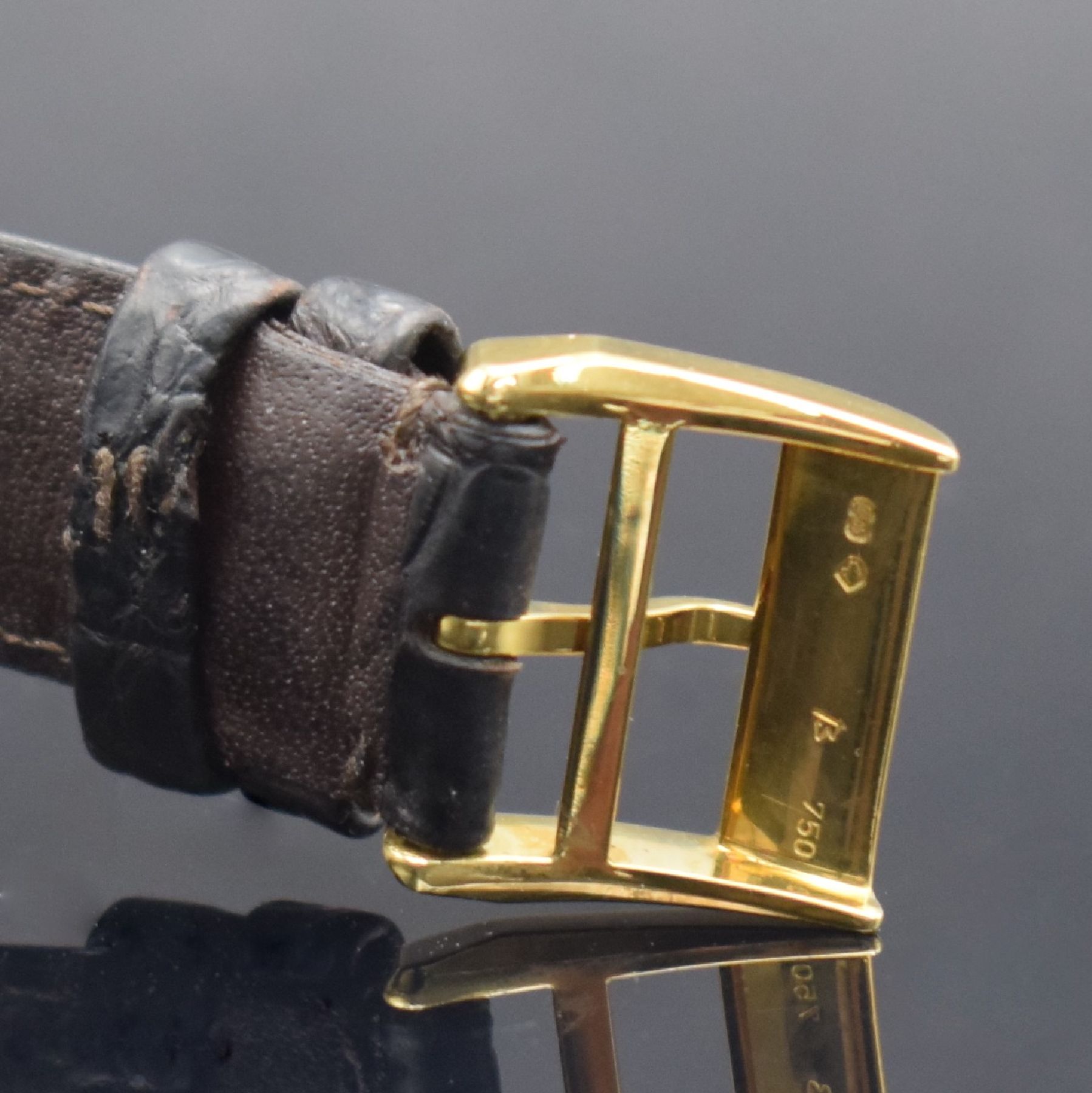 Detail e: A. LANGE & SÖHNE "Lange 1" Referenz 101.021 feine Herrenarmbanduhr in GG 750/000, Deutschland um 1998, Handaufzug, massives beids. vergl. ...