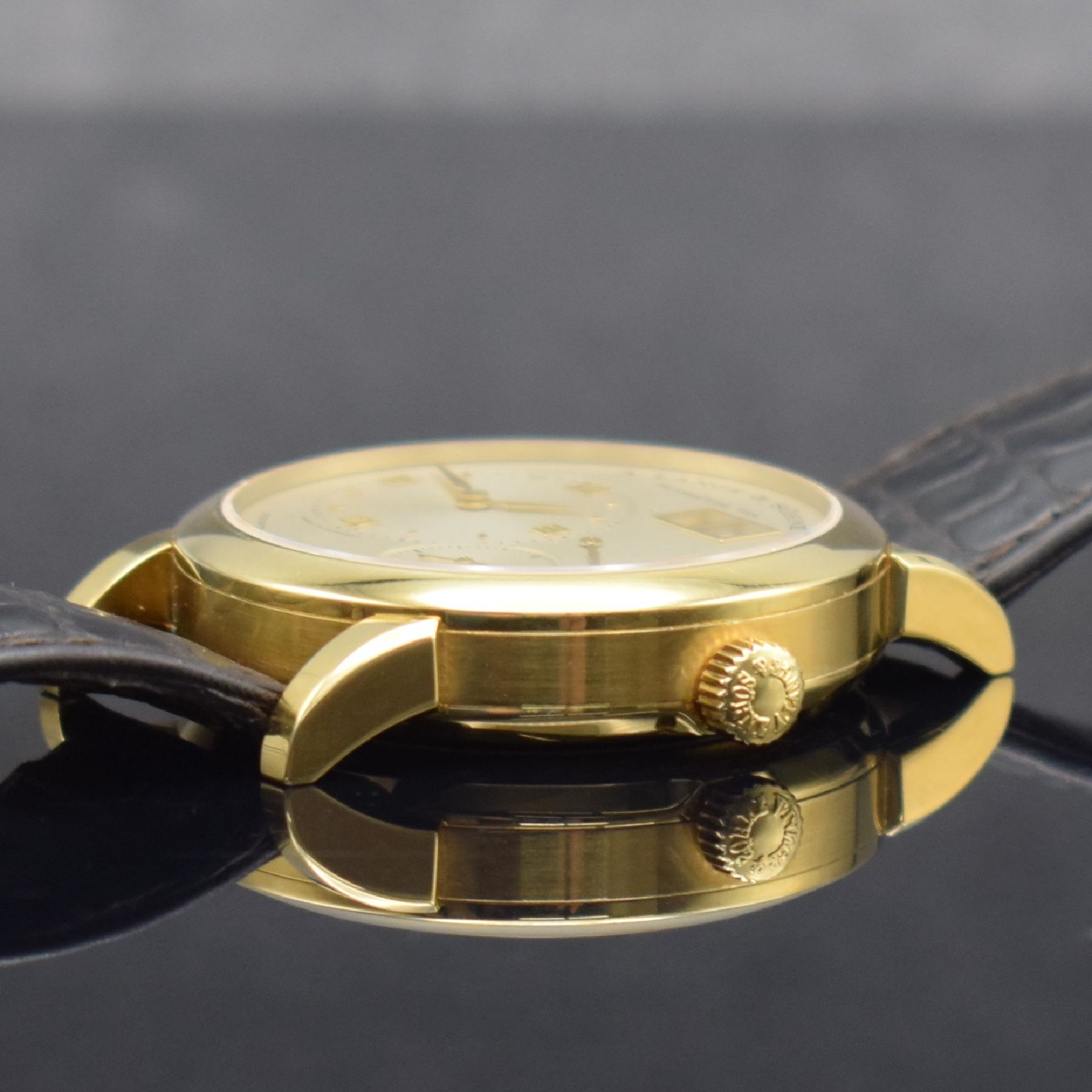 Detail f: A. LANGE & SÖHNE "Lange 1" Referenz 101.021 feine Herrenarmbanduhr in GG 750/000, Deutschland um 1998, Handaufzug, massives beids. vergl. ...