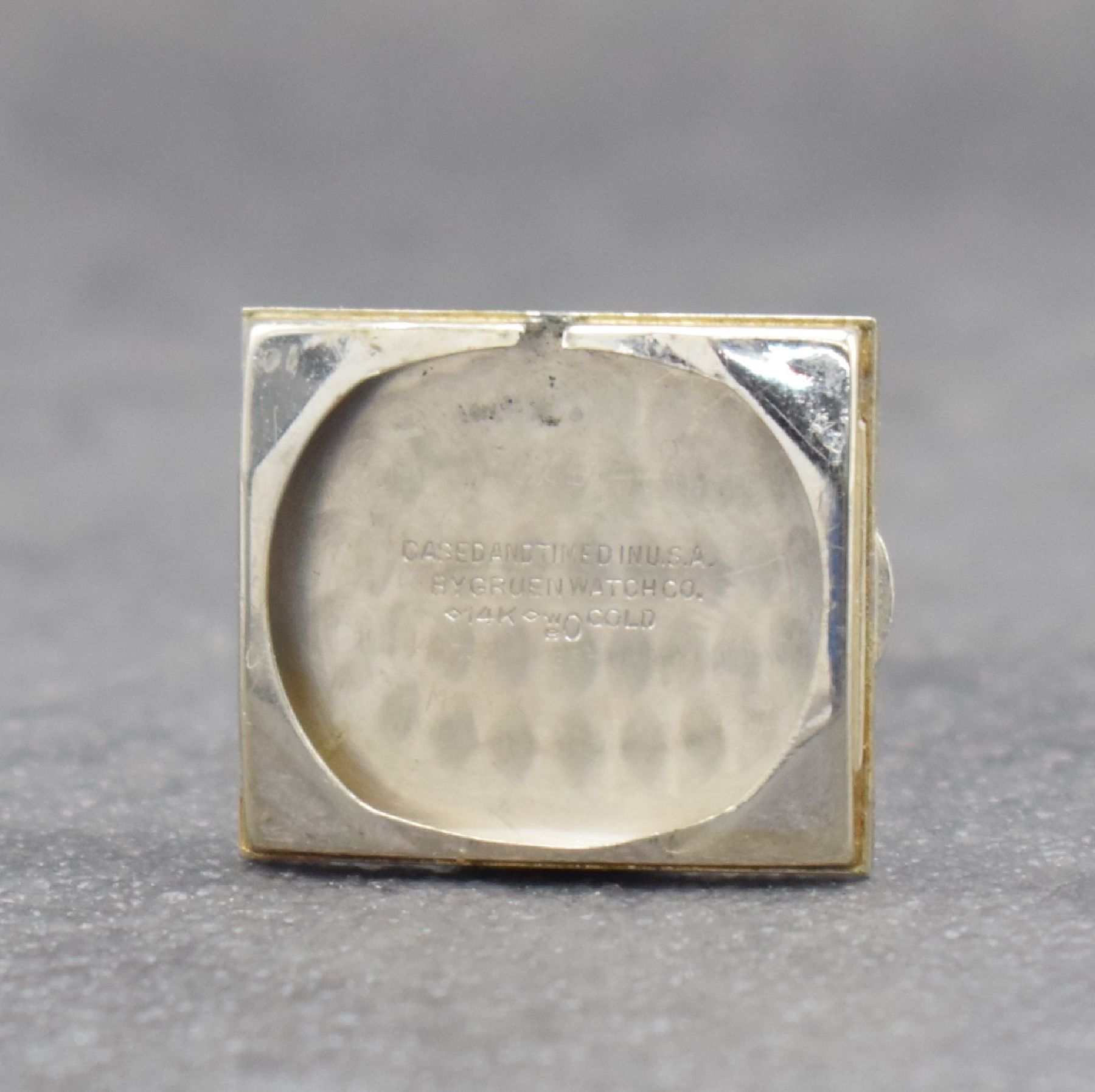 Detail f: GRUEN Curvex Precision Herrenarmbanduhr in WG 585/000, Schweiz/USA um 1940, Handaufzug, in sich gewölbter Boden aufgedr., 2-flächiges Glas, vers. ...