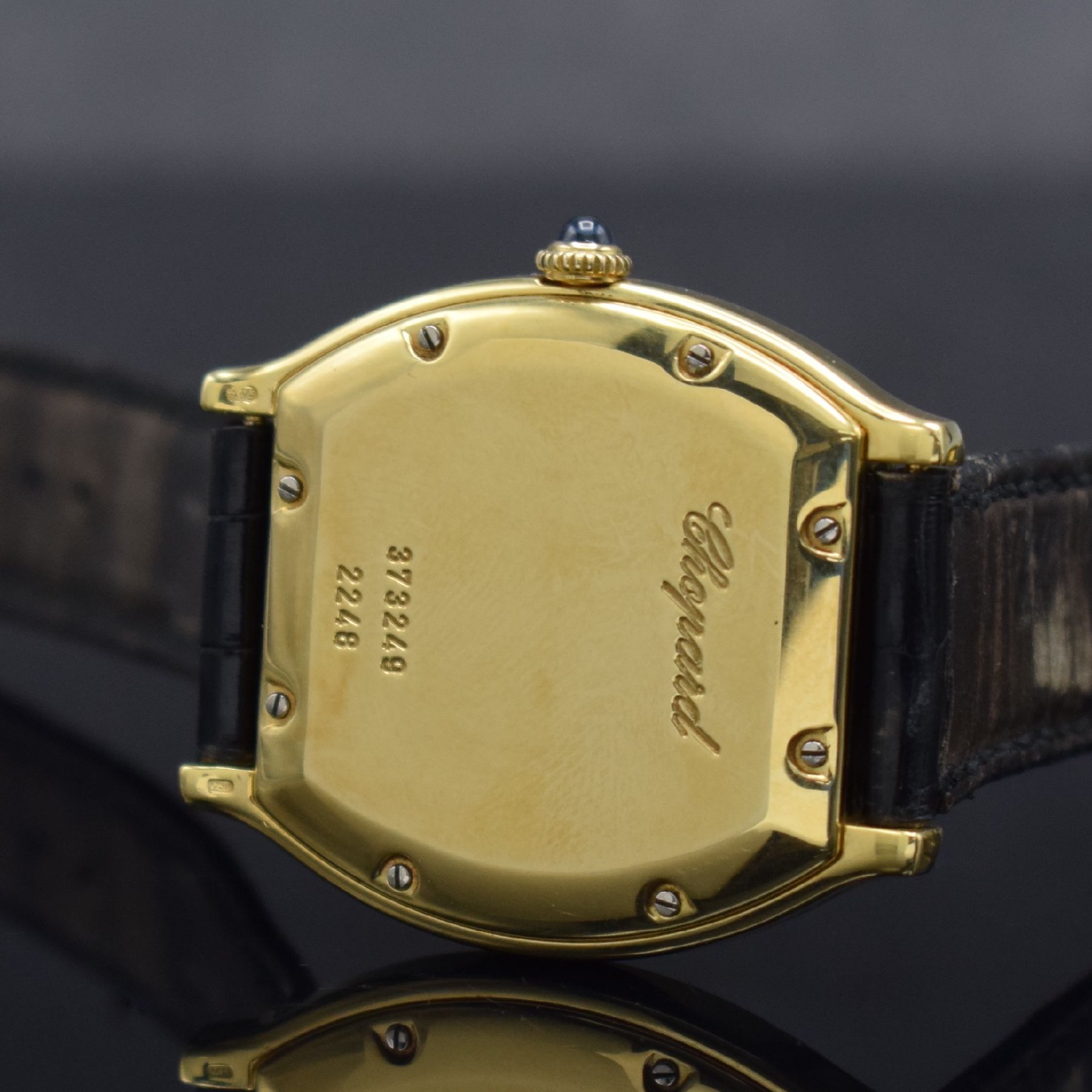 Detail g: CHOPARD Tonneau Power Reserve Herrenarmbanduhr in GG 750/000, Schweiz um 1998, Handaufzug,Ref. 2248, 2-teil. Geh., Boden 8-fach verschr., Lederband ...