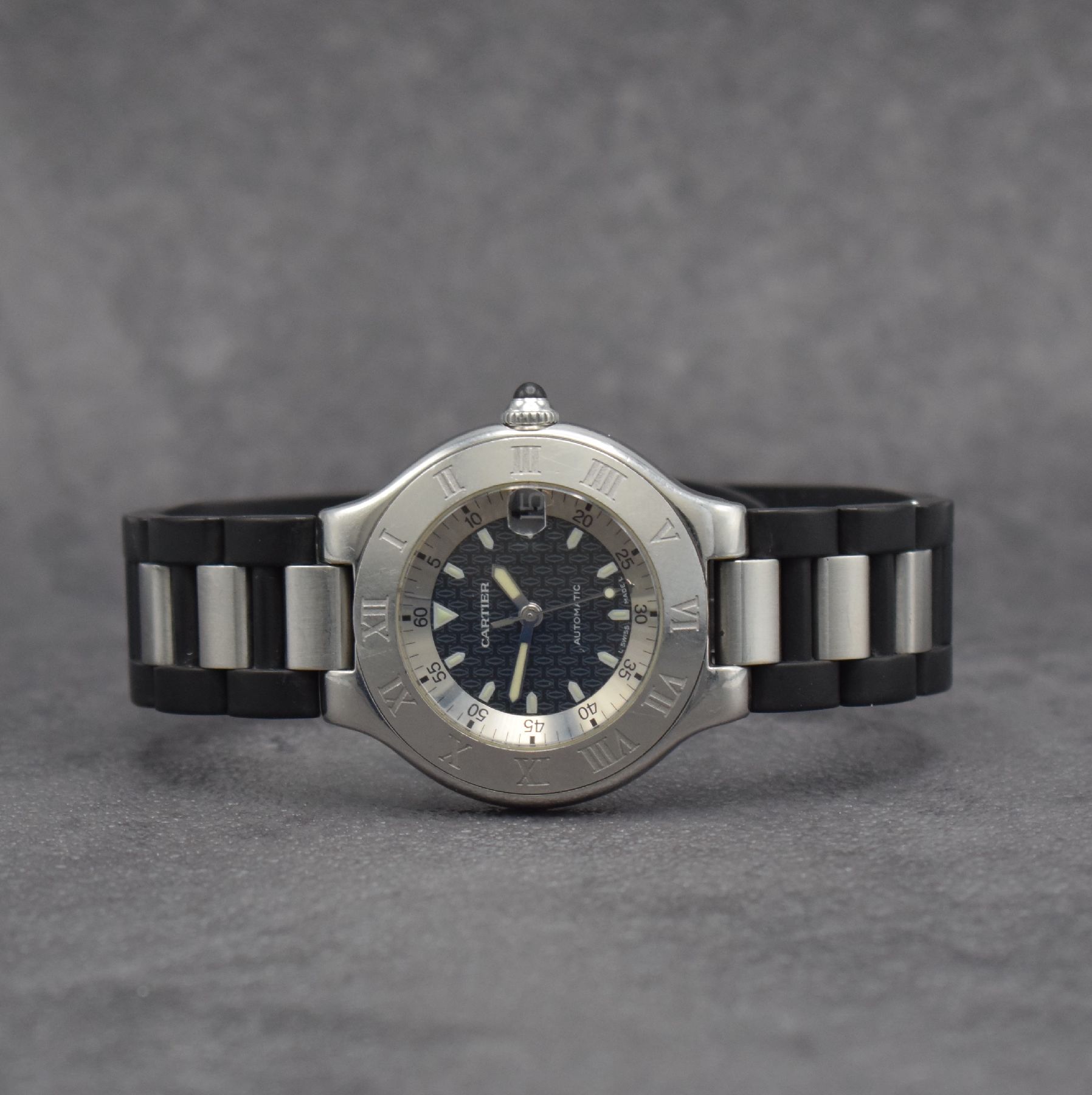 CARTIER 21 Autoscaph Armbanduhr, Schweiz um 2000, Automatik, Edelstahlgeh., Boden 6-fach verschr., Lünette m. röm. Zahlen, Kautschukband rissig/zu ...