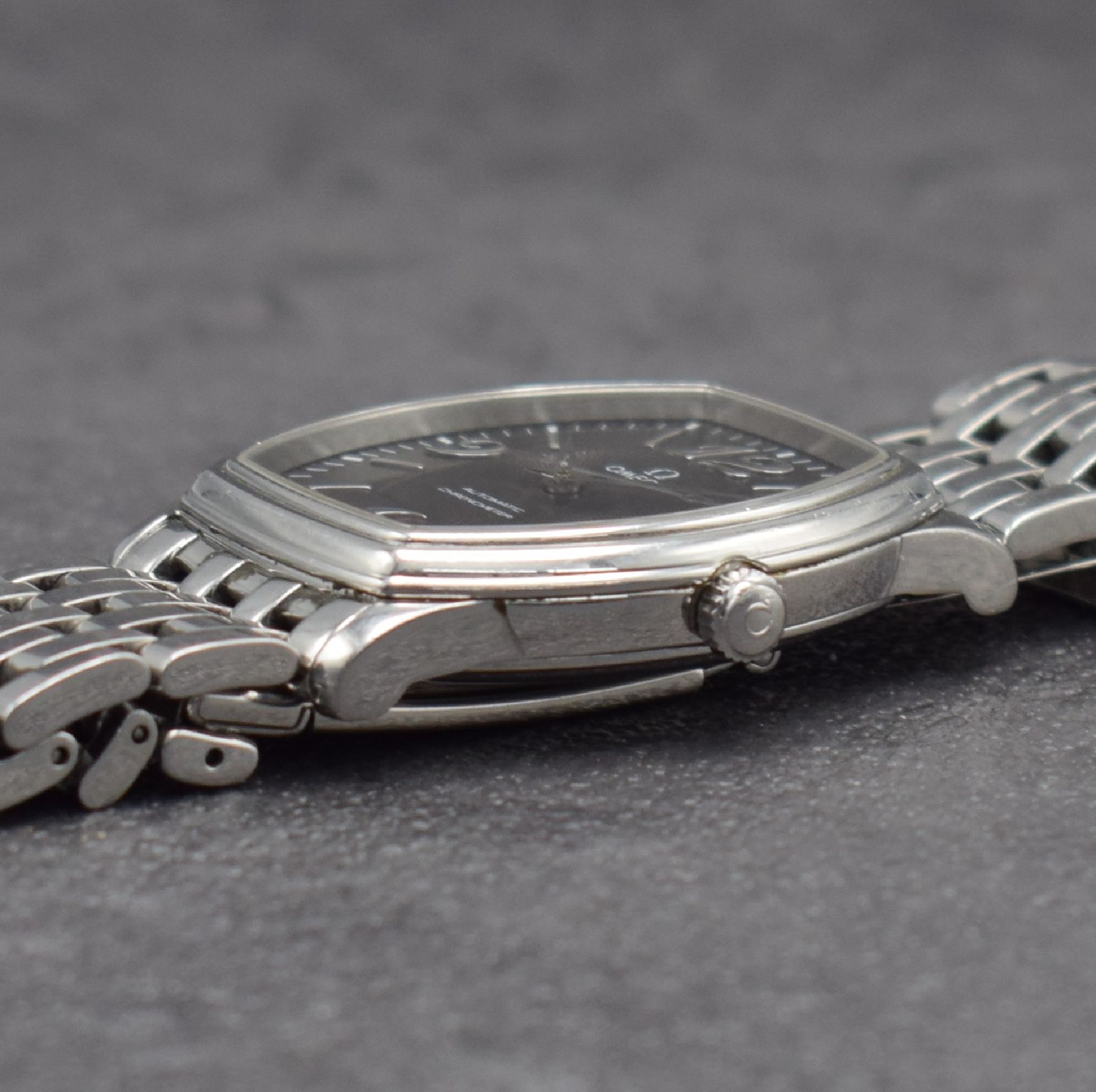 Detail e: OMEGA Chronometer Armbanduhr Ref. 168 1220/ 368 1220, Schweiz um 2000, Automatik, 3- teil. Edelstahlgehäuse, Boden & Glasrand aufgedr., orig. ...