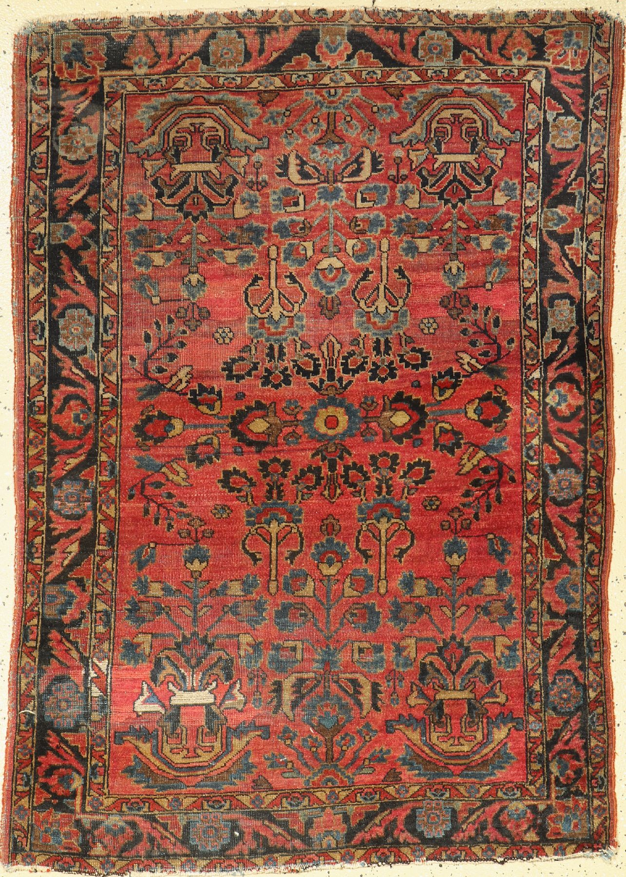 Us Re-Import Sarogh antik, Persien, um 1910, Wolle auf Baumwolle, ca. 147 x 104 cm, Starke Gebrauchsspuren.