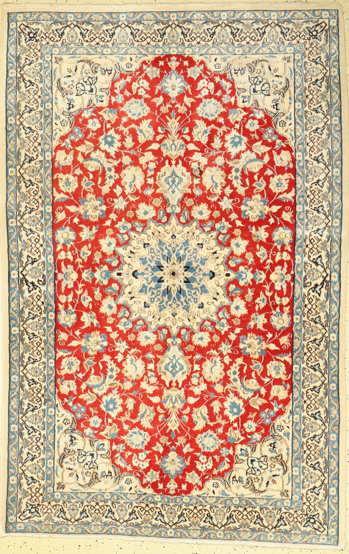 Nain fein (9 La), Persien, ca. 50 Jahre, Korkwolle mit Seide, ca. 201 x 134 cm, leichter Mottenfraß,verschmutzt