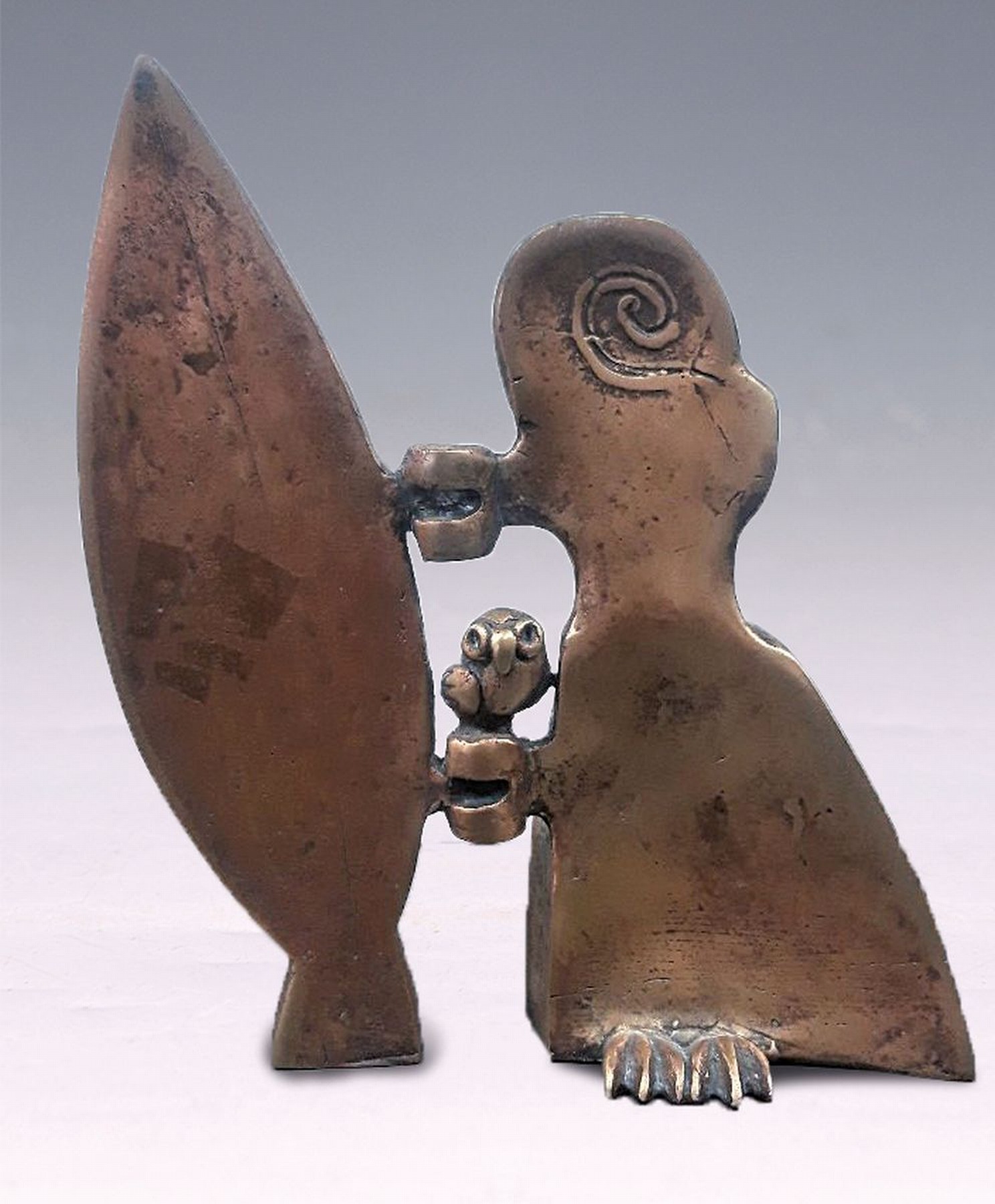 Barbara Rumpf,geb. 1960 in Neustadt/Wstr., Bronzeskulptur, "Baumvogelfrau", am Boden monogrammiert, ca. 21 x 16 cm, direkt vom Künstler ...