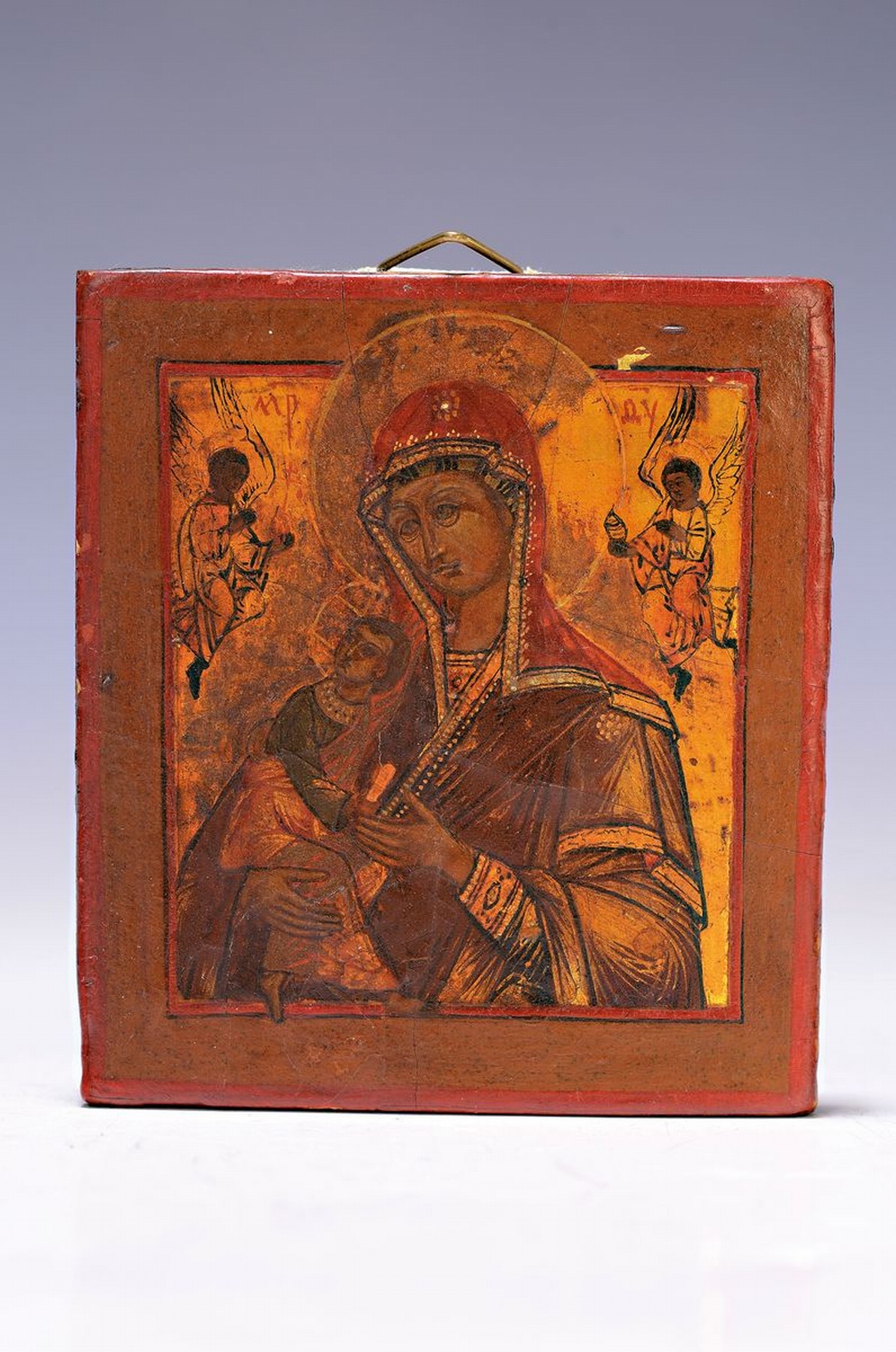 Drei kleine Ikonen, Russland, 19. Jh., a. Heiliger Nikolaus, Fehlstelle, ca. 10,5 x 8 cm, b. Mutter Gottes mit Kind, ca. 7,5 x 7 cm, c. Reiseikone, ...
