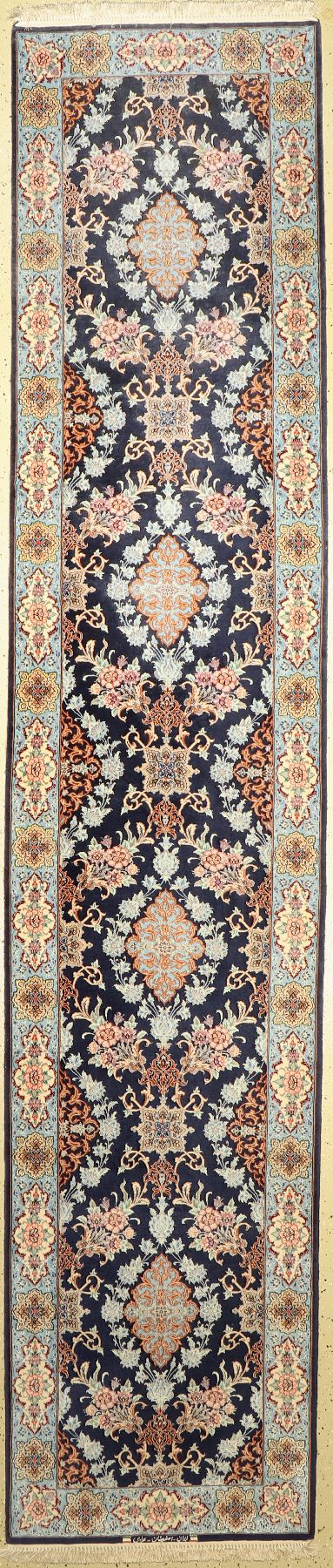 Esfahan fein,Signiert, (Mehrabi),Persien, ca. 40 Jahre, Korkwolle mit und auf Seide, ca.403 x 83 cm, guter Zustand