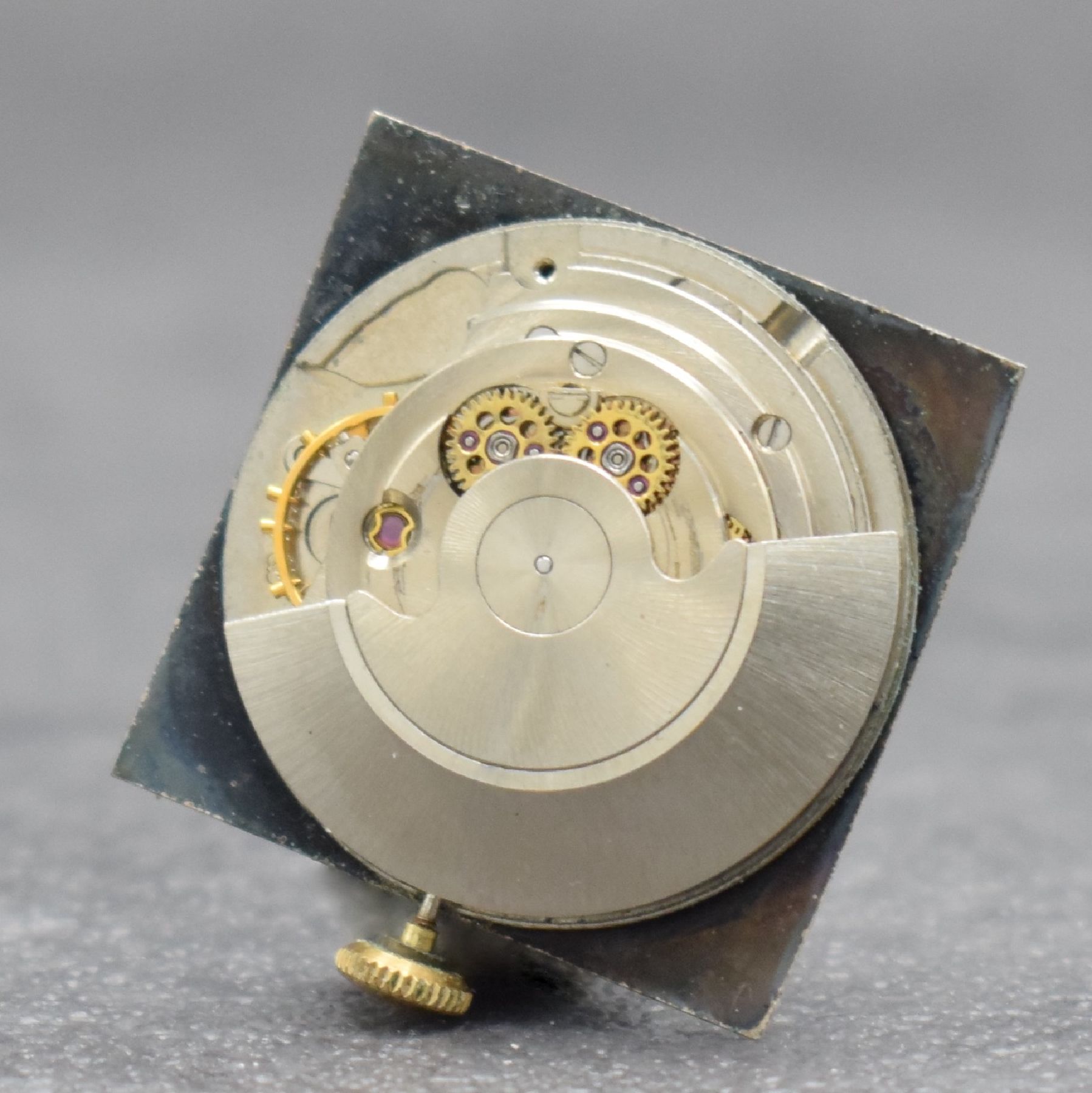 Detail g: PRIOSA Herrenarmbanduhr in GG 585/000, Schweiz um 1965, Automatik, Boden aufgedr., Goldband in GG 585/000 später, silb. Zifferbl. korr., gold. ...