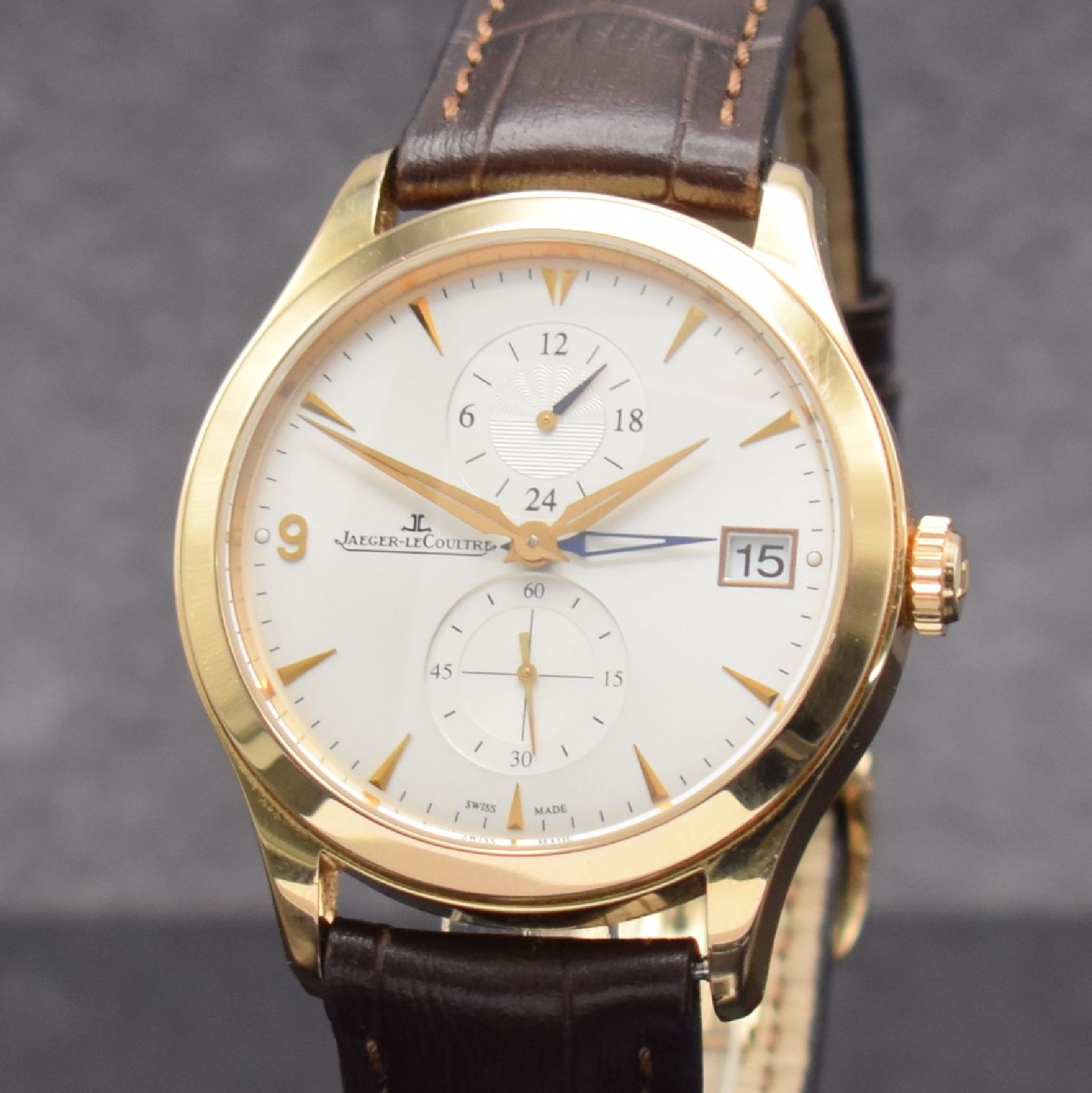 Detail c: Jaeger-LeCoultre Master Hometime Herrenarmbanduhr in RoséG 750/000, Schweiz verk. lt. beil. Pap. 08/2011, Automatik, Ref. 174.2.05S/Q1622430, beids. ...