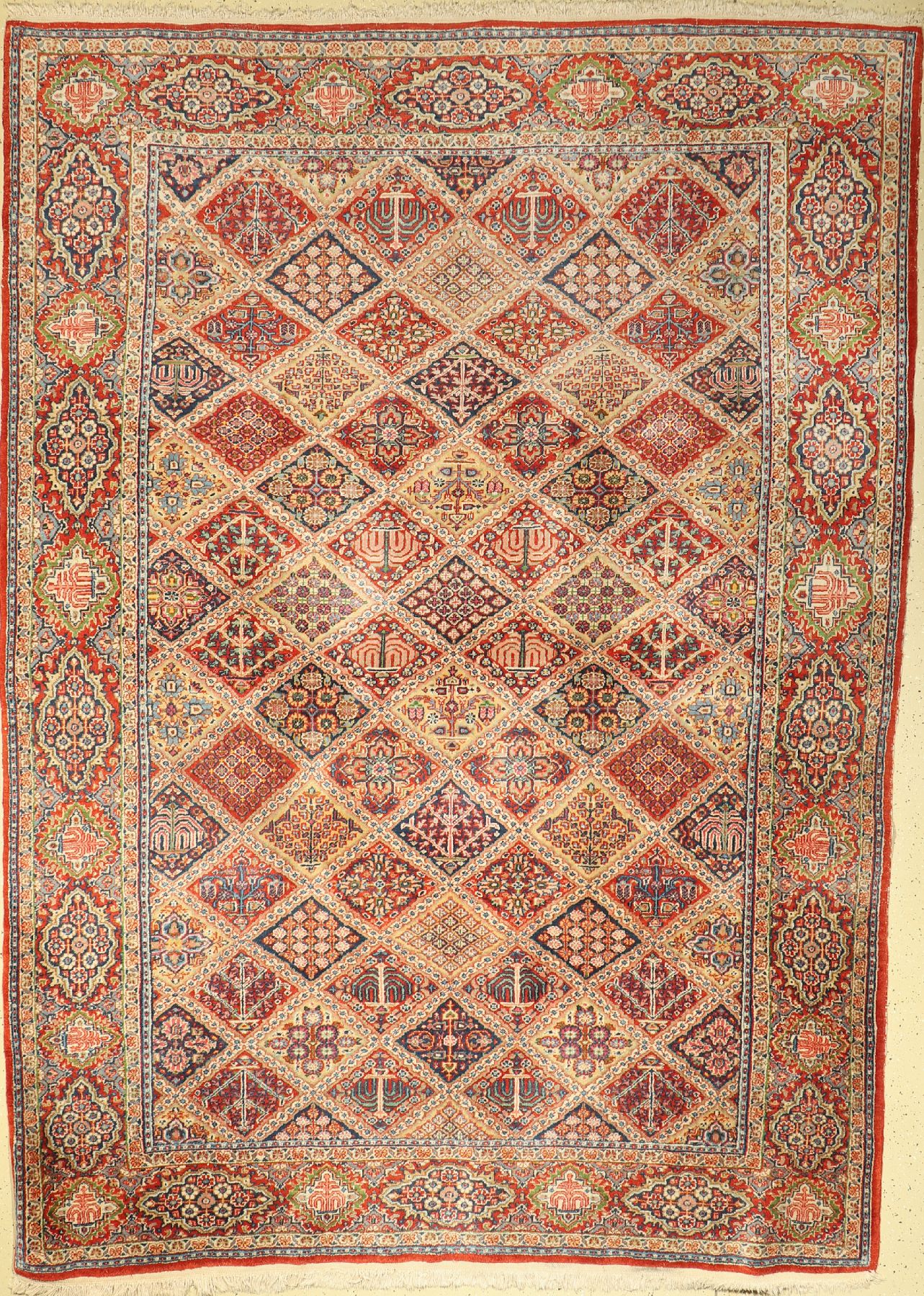 Sarogh alt, Persien, um 1950, Wolle auf Baumwolle, ca. 331 x 237 cm, Leichte Gebrauchsspuren, Rand leicht beschädigt