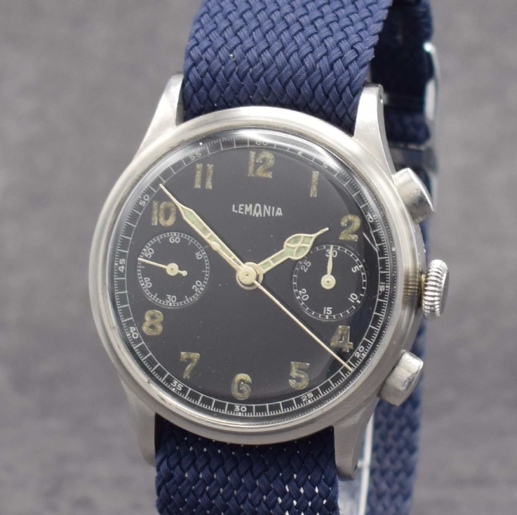 Detail a: LEMANIA schöner Herrenchronograph Kal. 15TL in Stahl, Schweiz um 1940, Handaufzug, gedr. Geh., Boden m. späterer RML-Grav., orig. Drücker & Krone, ...