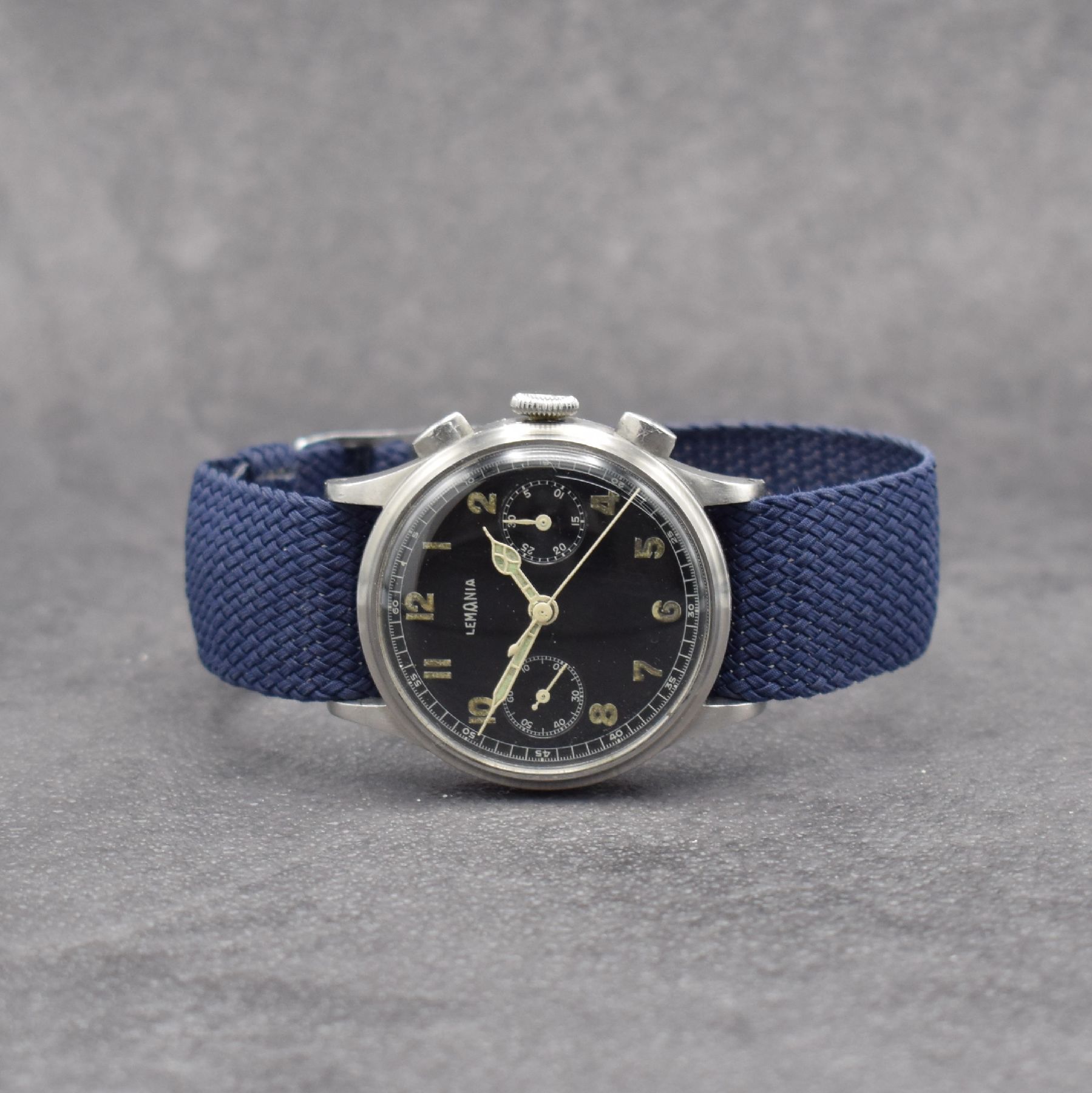 Detail b: LEMANIA schöner Herrenchronograph Kal. 15TL in Stahl, Schweiz um 1940, Handaufzug, gedr. Geh., Boden m. späterer RML-Grav., orig. Drücker & Krone, ...