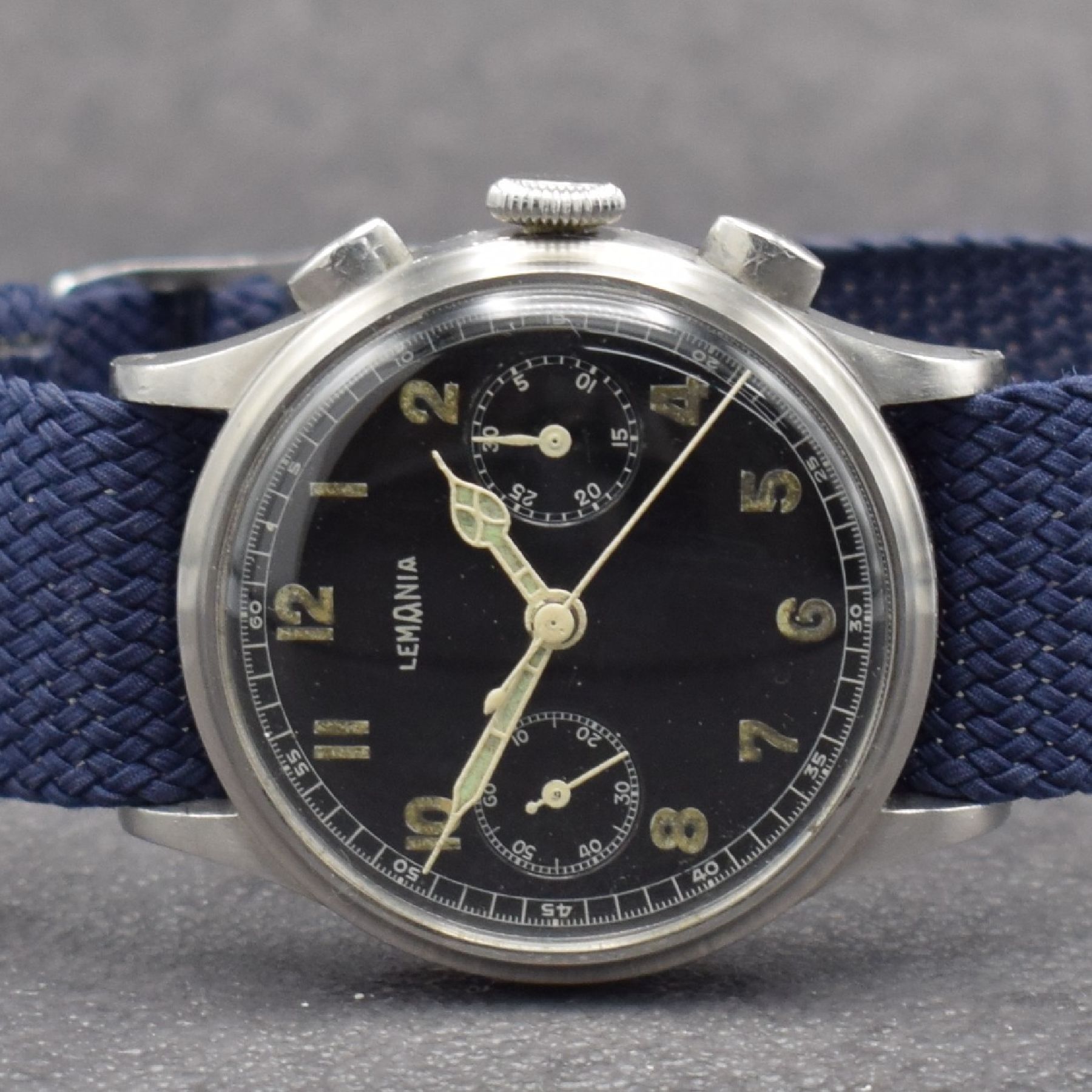 Detail c: LEMANIA schöner Herrenchronograph Kal. 15TL in Stahl, Schweiz um 1940, Handaufzug, gedr. Geh., Boden m. späterer RML-Grav., orig. Drücker & Krone, ...