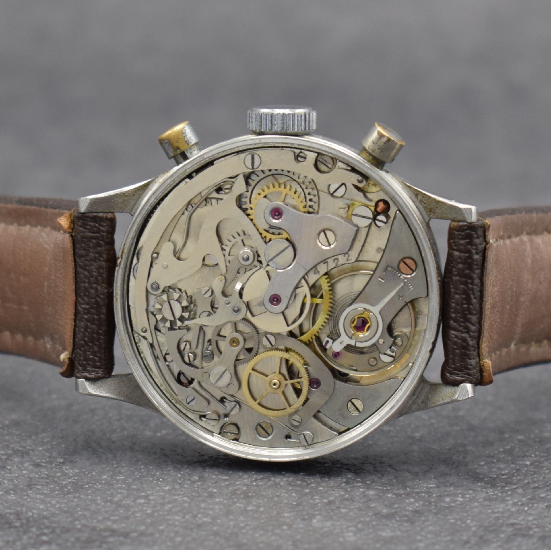 Detail f: HANHART Fliegerchronograph mit Flyback in Stahl, Deutschland um 1960, Handaufzug, verschr. Geh. Lünette zu ers., schönes matt schwarzes Zifferbl. ...