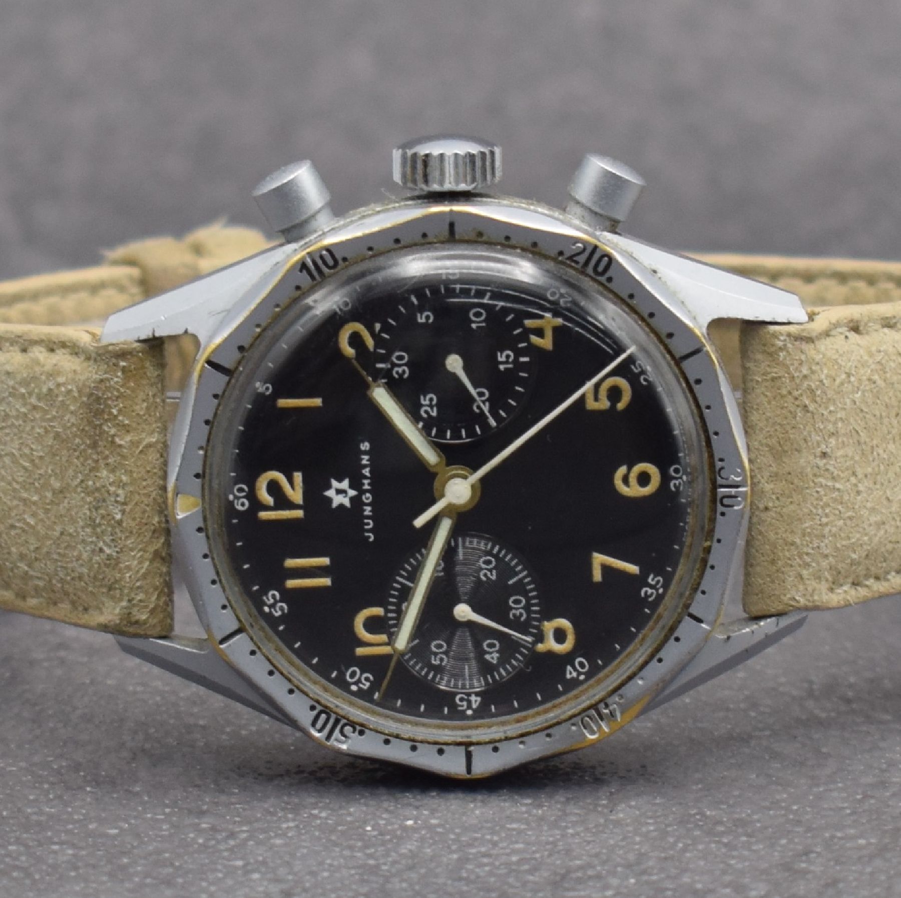 Detail a: JUNGHANS 88 Fliegerchronograph der Bundeswehr, Deutschland um 1960, Handaufzug, matt verchr. Geh., Drehlünette m. 60er tlg., Krone & Drücker orig., ...