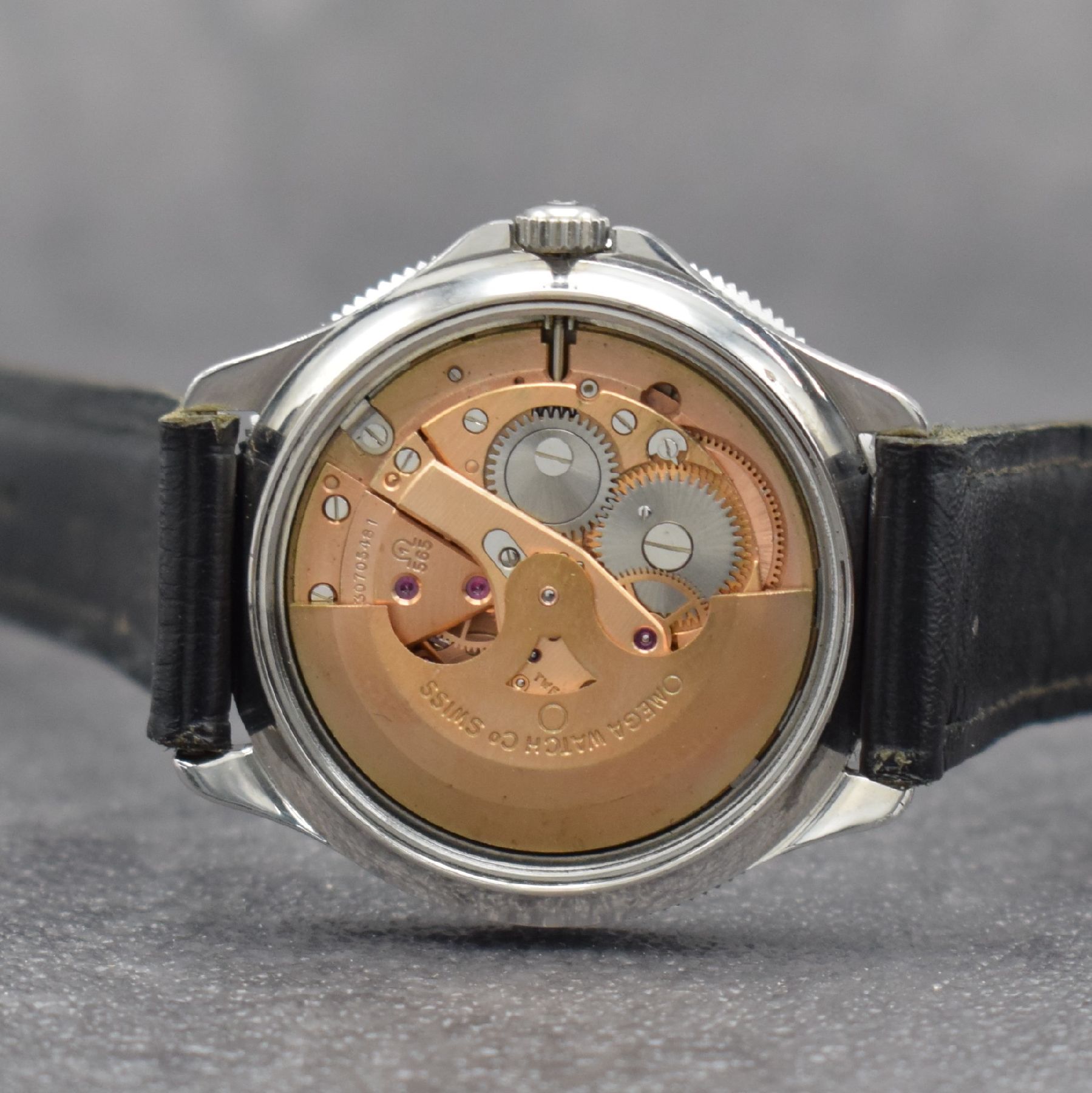 Detail f: OMEGA Geneve seltene nahezu neuwertige Herrensportuhr in Stahl, Schweiz um 1969, Automatik, Ref. 166.054, verschr. Boden noch m. Schutzlack, ...