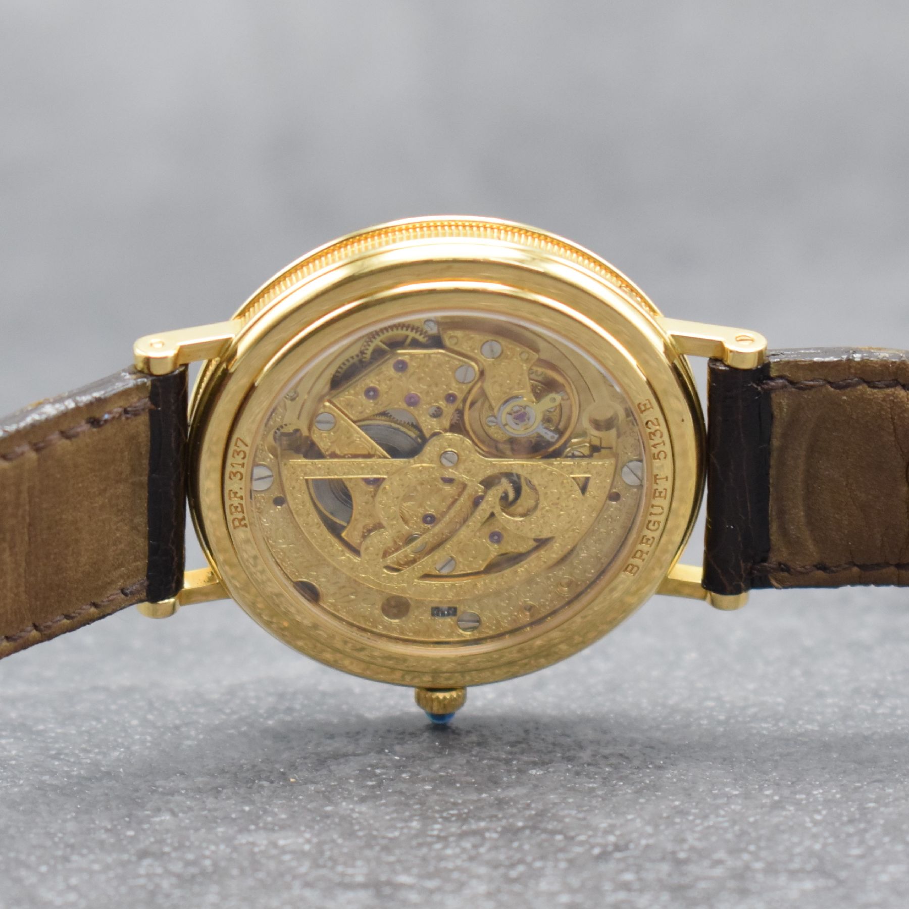 Detail g: BREGUET feine Herrenarmbanduhr Classique mit Mondphase, Gangreserve & Datum in GG 750/000 Referenz 3137, Schweiz um 1999, Automatik, beids. vergl., ...