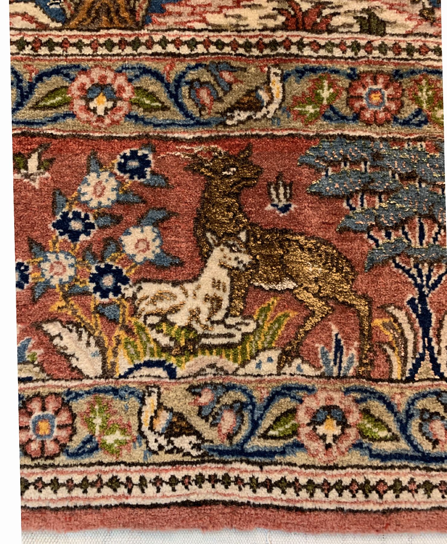 Detail g: Feiner Ghom Kork, Persien, um1940/50, Korkwolle mit Seide geknüpft auf Baumwolle, ausgefallener Jagdteppich mit seltener Farbgebung, ca.214 x 154 ...