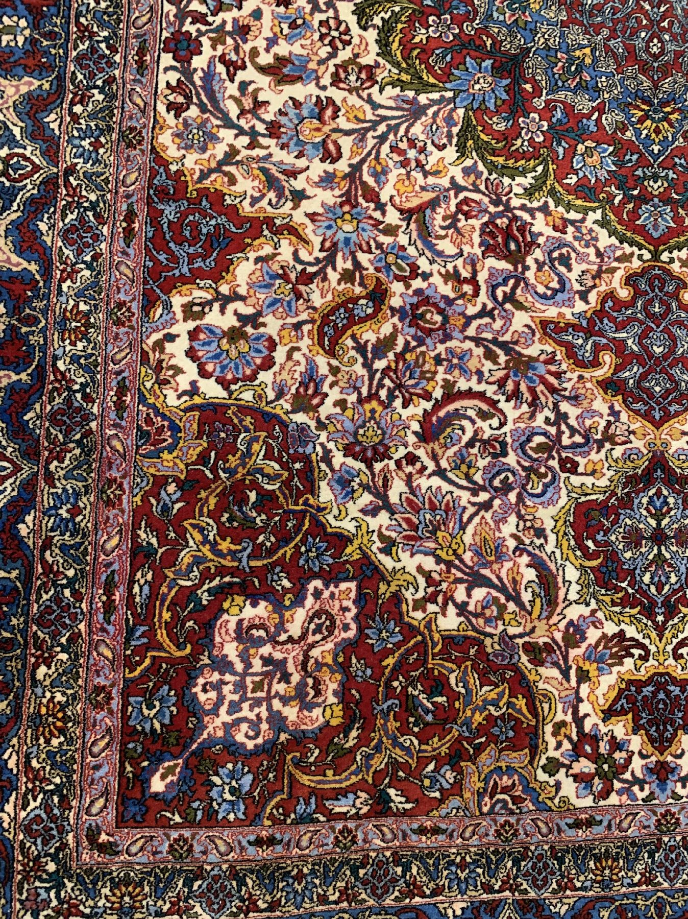 Detail c: Sehr feiner Esfahan (18 Kheft), Persien, um 1940/50, Korkwolle geknüpft auf Seide, Bemerkenswerte feine Knüpfung, ca. 233 x 160 cm,ca. 1.2 Mio ...
