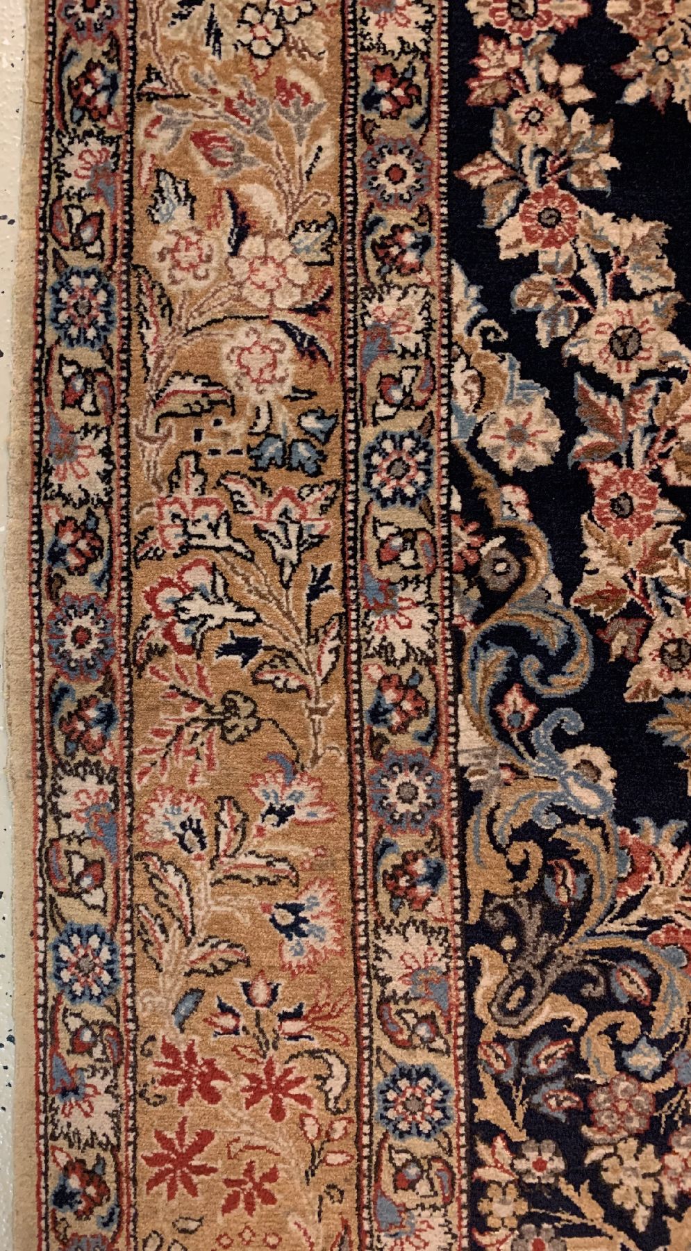Detail c: Ghom Kork fein, Persien, um 1940/50, Korkwolle mit Seide geknüpft auf Seide, ca.226 x 140 cm, EHZ:2(guter Zustand).