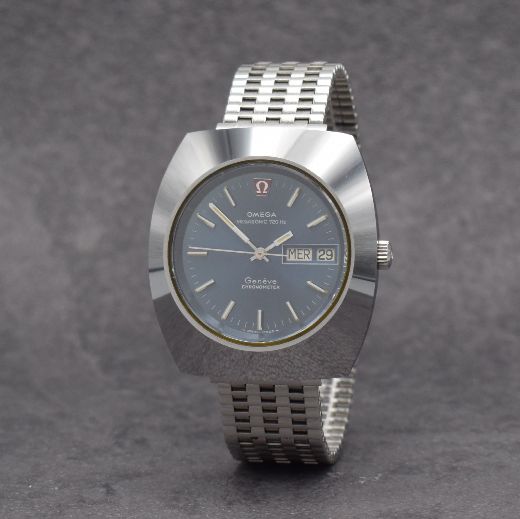 Detail b: OMEGA Chronometer Megasonic 720 Hz sehr seltene Herrenarmbanduhr in Stahl / Hartmetall, Schweiz um 1973, Stimmgabelschwinger, Ref. 198.0055, massives ...