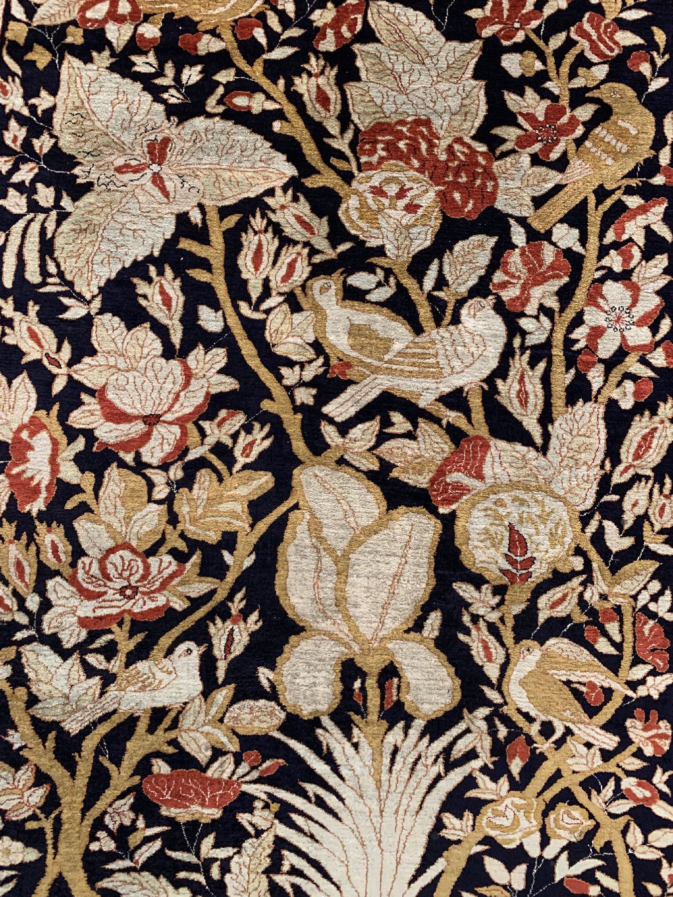 Detail c: Seltener feiner Seiden Ghom der Meisterwerkstatt Shakeri, Persien, um 1930/40, reine Naturseide, schwarzgrundiger Seiden Ghom mit aufwendigem ...