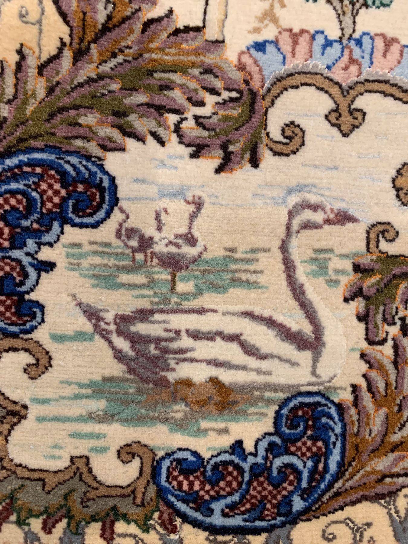 Detail b: Feiner Täbriz Part-Silk(60 Raj), Nordwestpersien, Korkwolle mit Seide geknüpft auf Seide, sehr dekorative Vasen Motive auf weißem Feld, ca.210 x ...