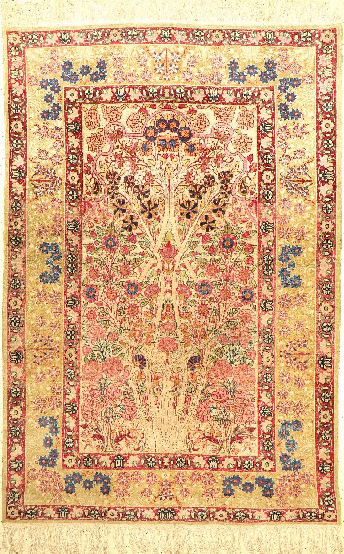 Antiker Kerman, Persien, um 1900, Wolle geknüpft auf Baumwolle, ausgefallenes Baummotiv auf hellem Grund, ca. 189 x 129 cm, EHZ:3
