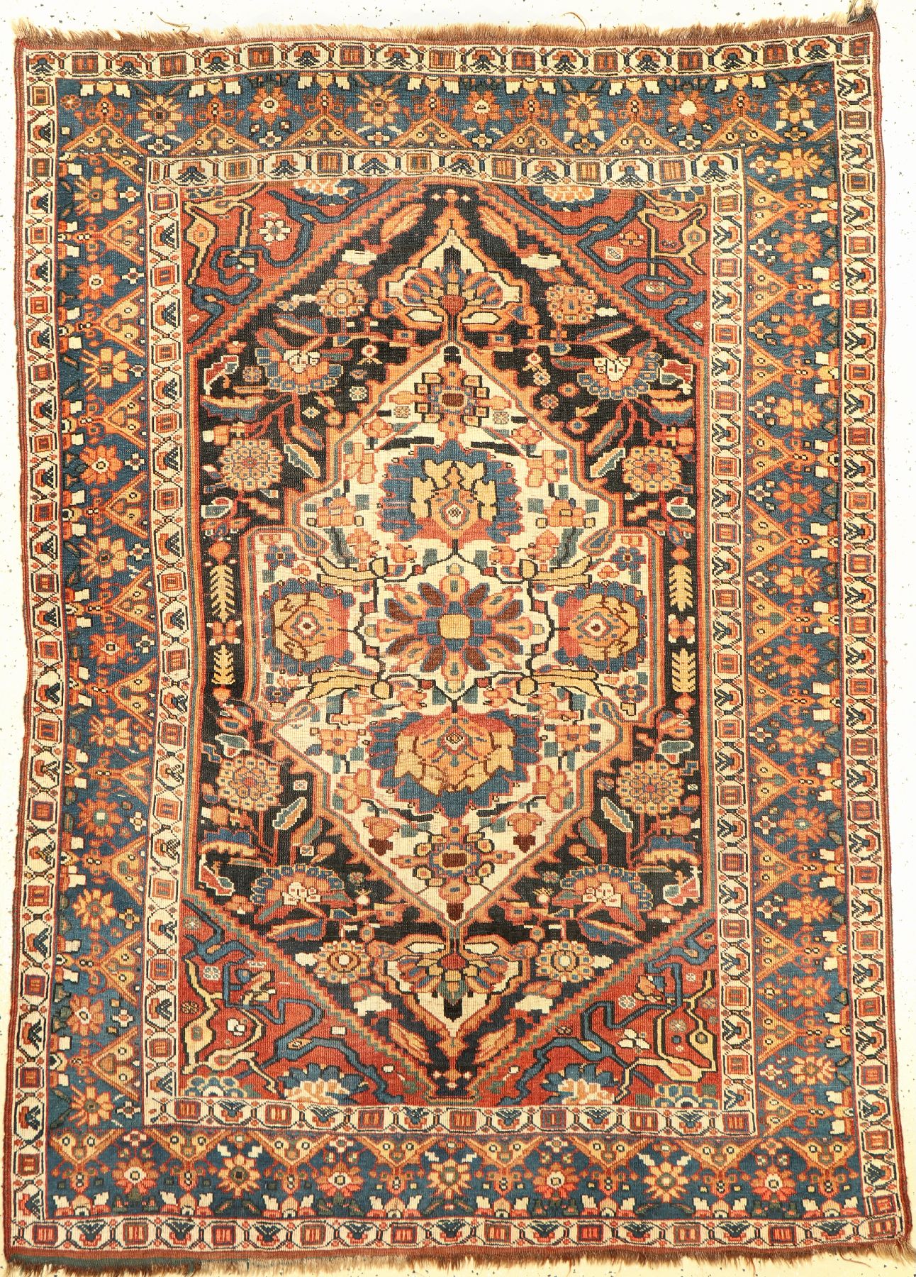 Seltener antiker Khamseh, Persien, 19 Jhd. Wolle geknüpft auf Wolle, ca. 195 x 140 cm, EHZ:3(gleichmässig dünner Flor, Trittfalten).